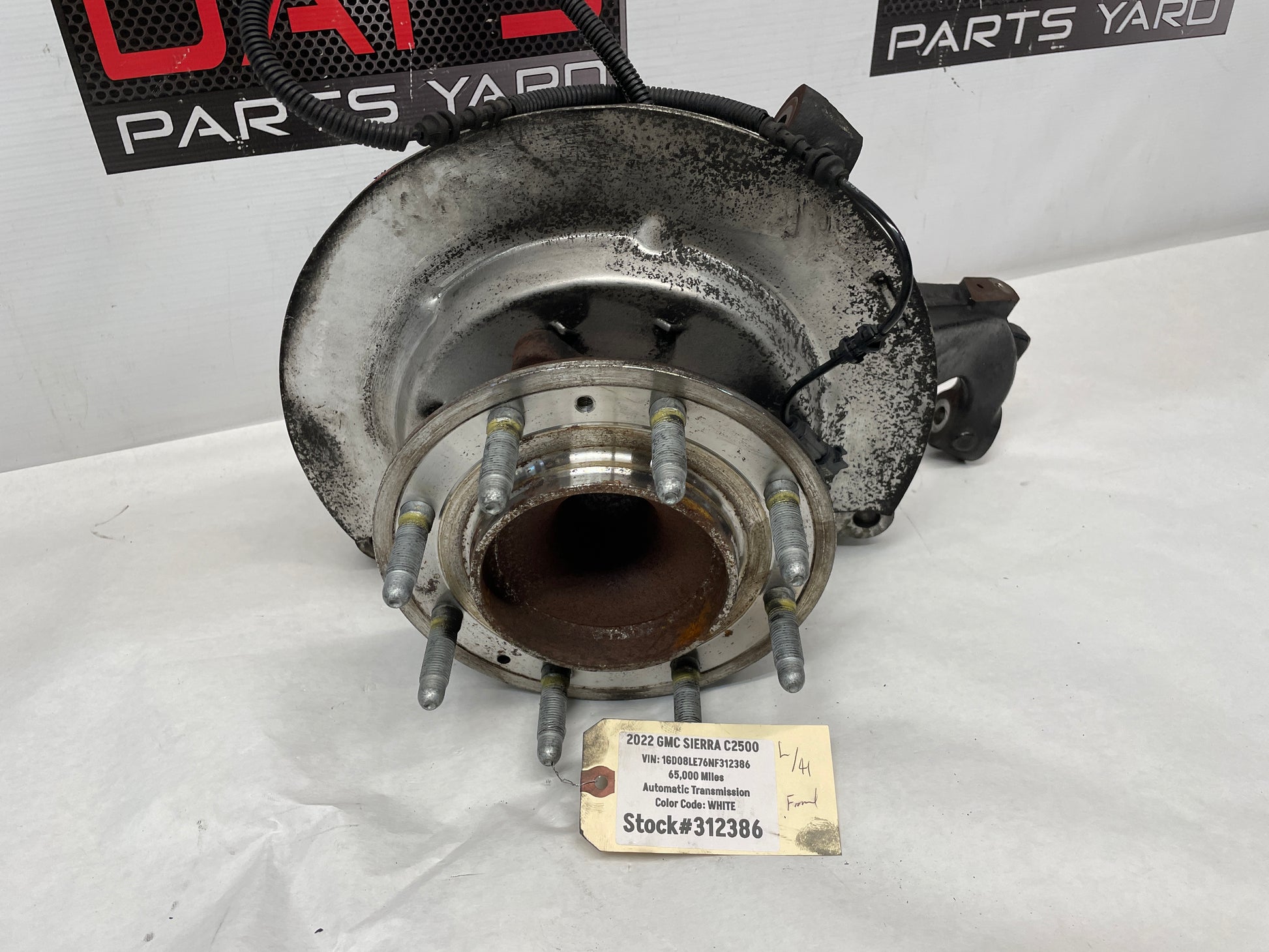 2022 GMC Sierra C2500 LH Driver Front Spindle Knuckle Hub OEM - Day's Parts Yard