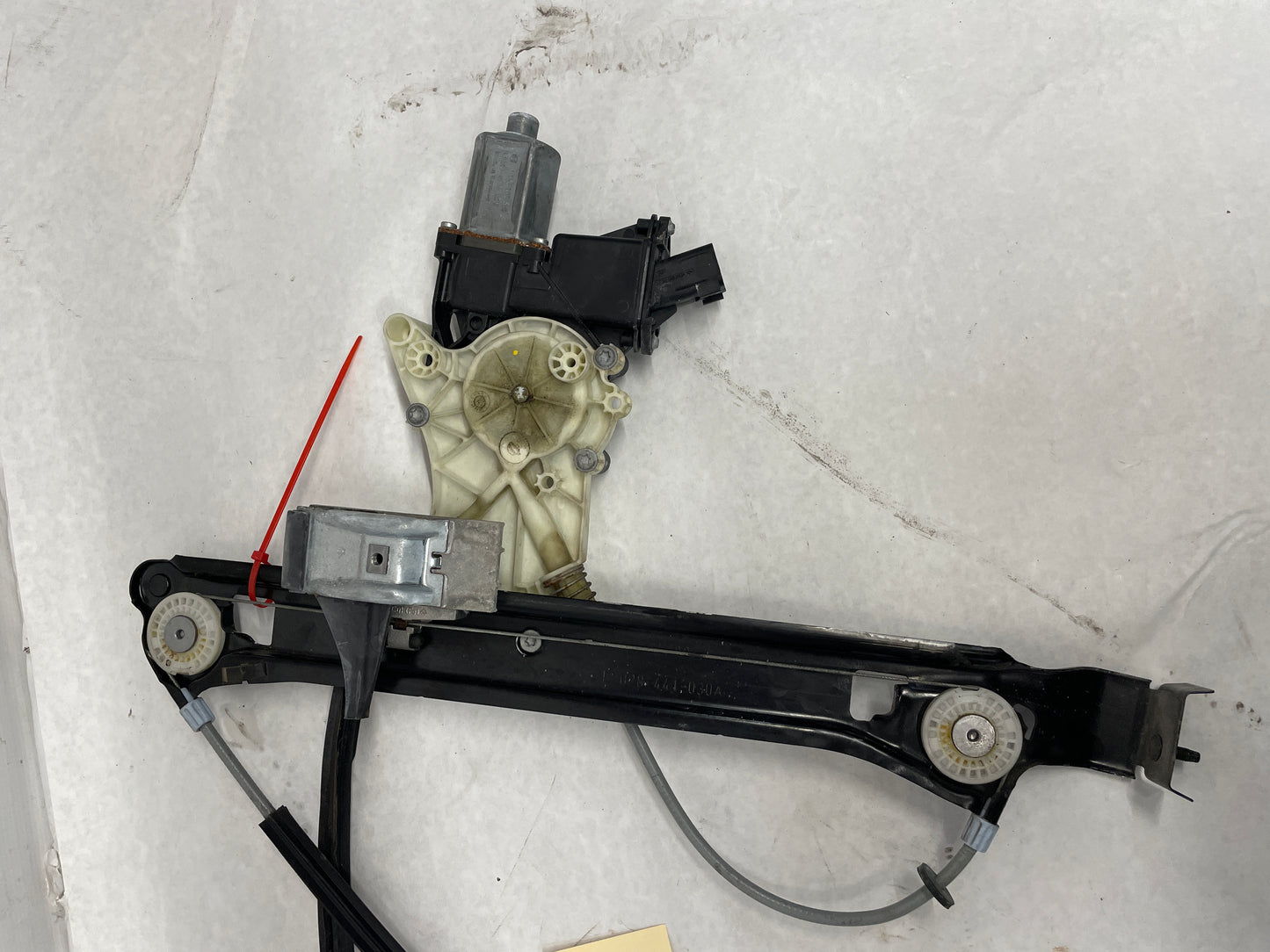 2012 Chevy Camaro ZL RH Passenger Front Window Regulator w/ Motor OEM - Day's Parts Yard
