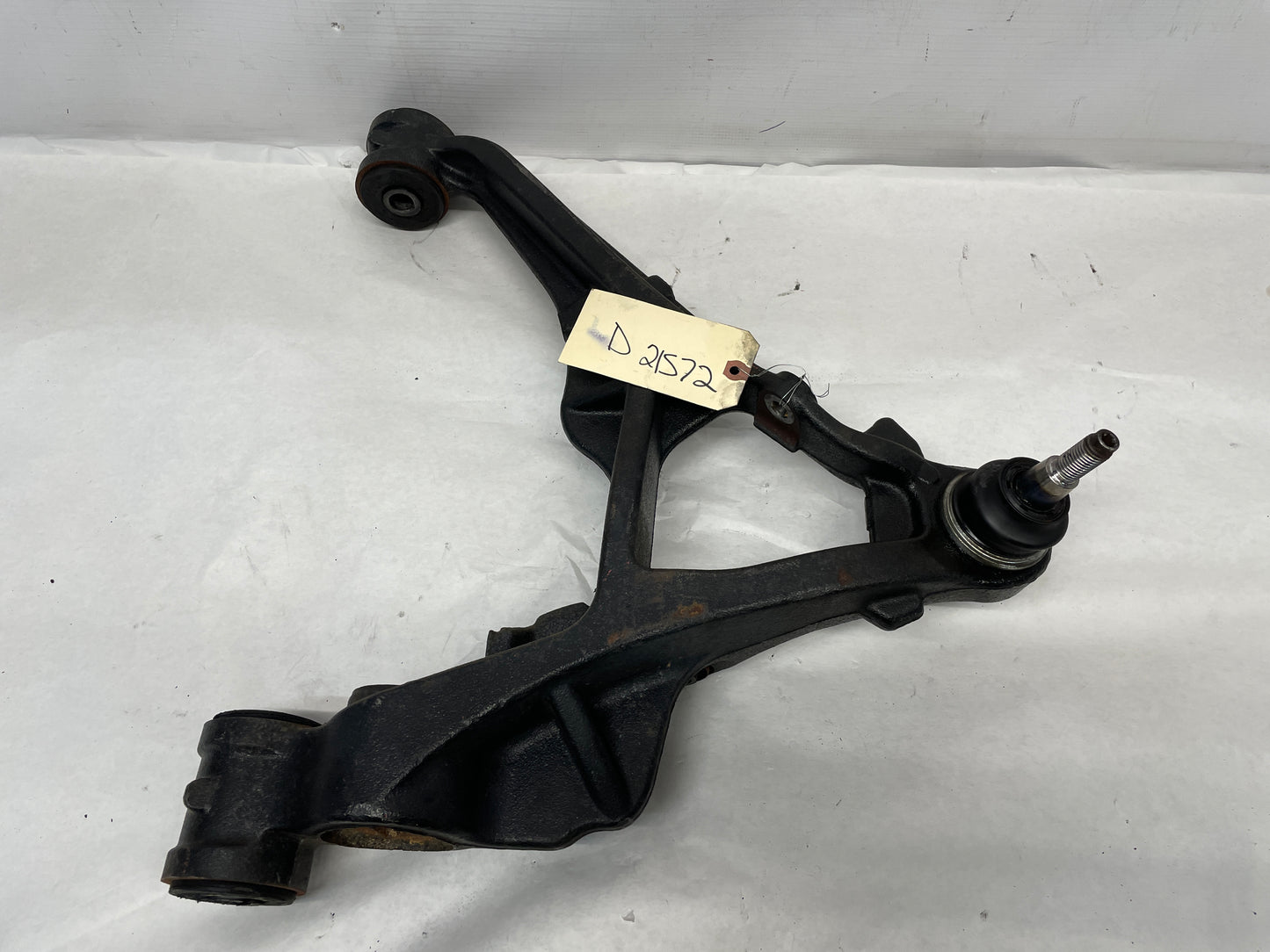 2022 GMC Sierra C2500 LH Driver Front Lower Control Arm OEM - Day's Parts Yard