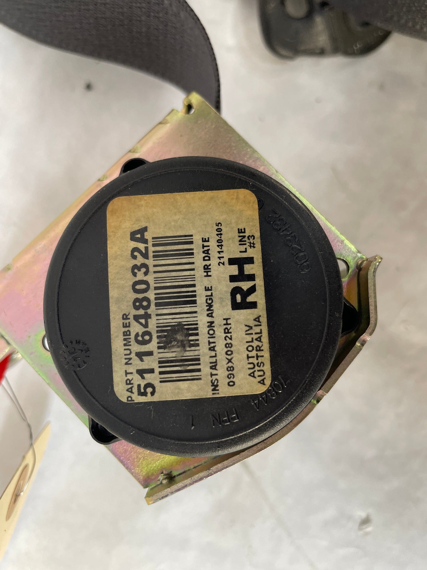 2005 Pontiac GTO RH & LH Front Seatbelt Retractors Set OEM