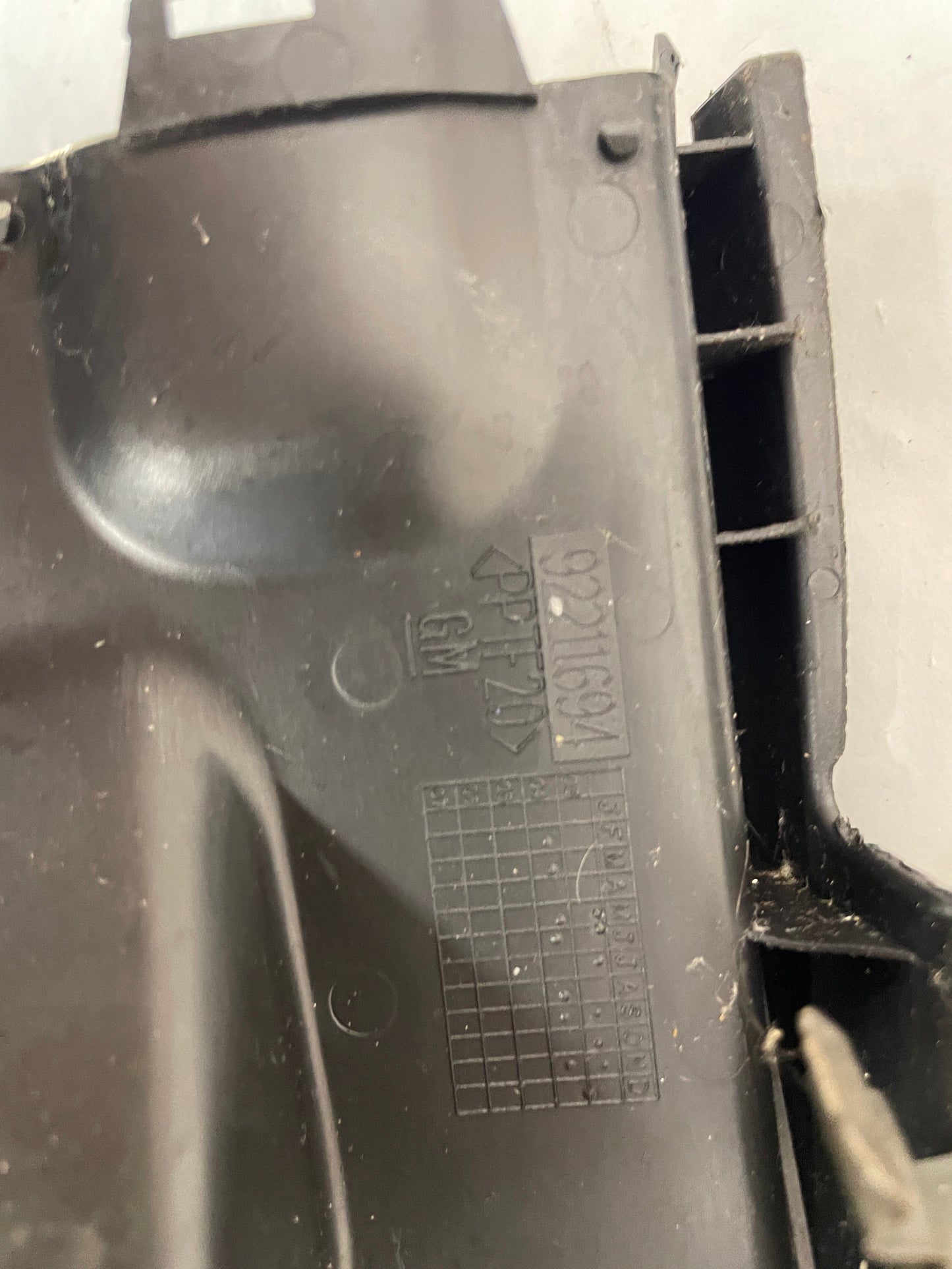 2005 Pontiac GTO RH Passenger 4pc Seat Rail Frame Trim Cover Set OEM