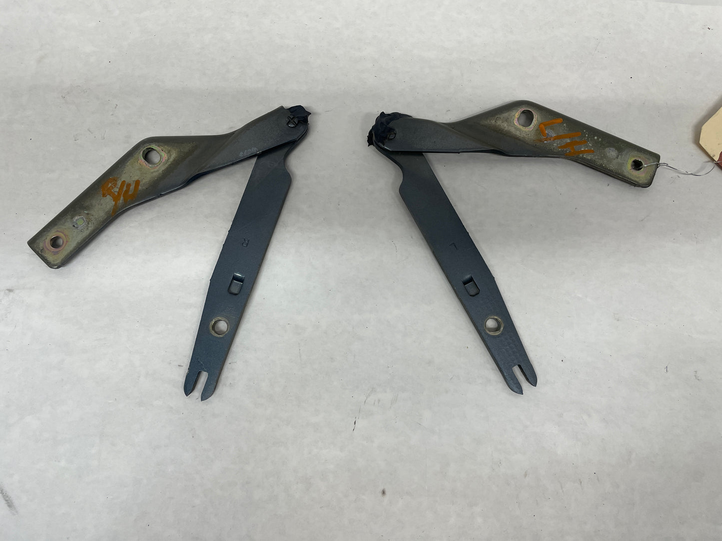 2005 Pontiac GTO RH & LH Hood Hinges Set OEM