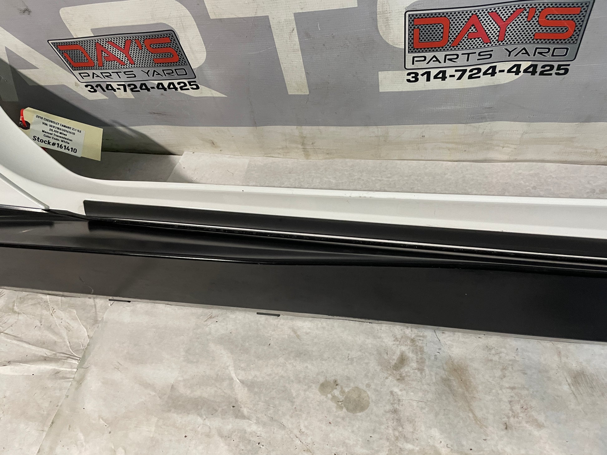 2018 Chevy Camaro ZL1 1LE RH Passenger Rocker Molding OEM - Day's Parts Yard