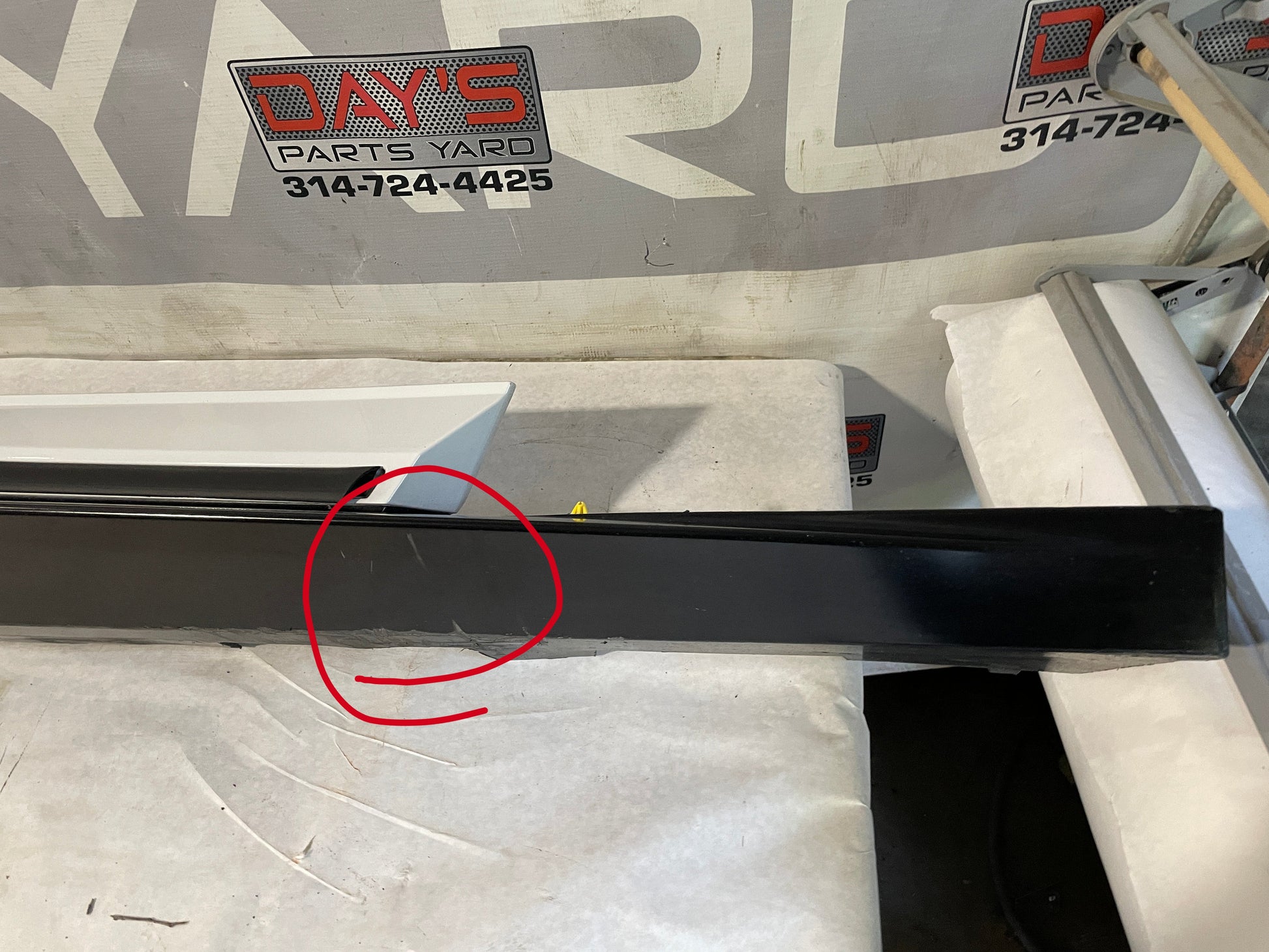 2018 Chevy Camaro ZL1 1LE RH Passenger Rocker Molding OEM - Day's Parts Yard