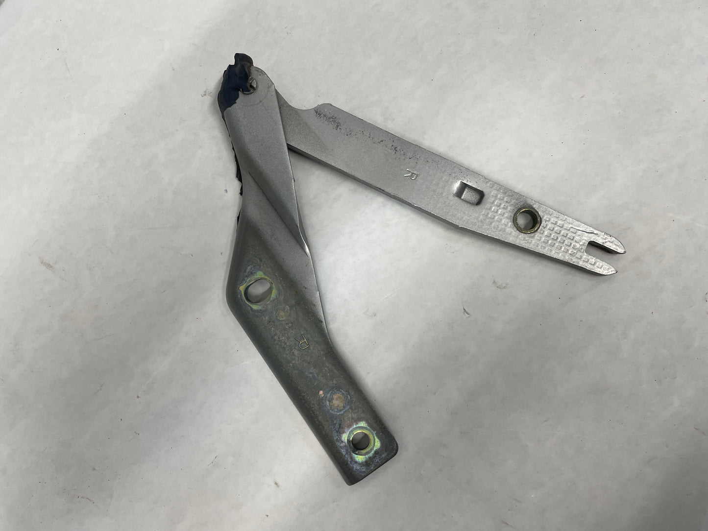 2005 Pontiac GTO RH & LH Hood Hinges Set OEM