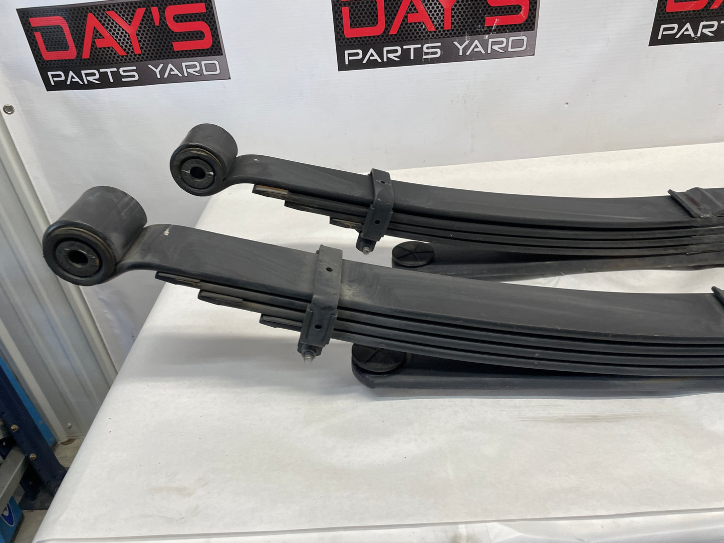 2022 GMC Sierra C2500 LH & RH Rear Leaf Springs OEM - Day's Parts Yard