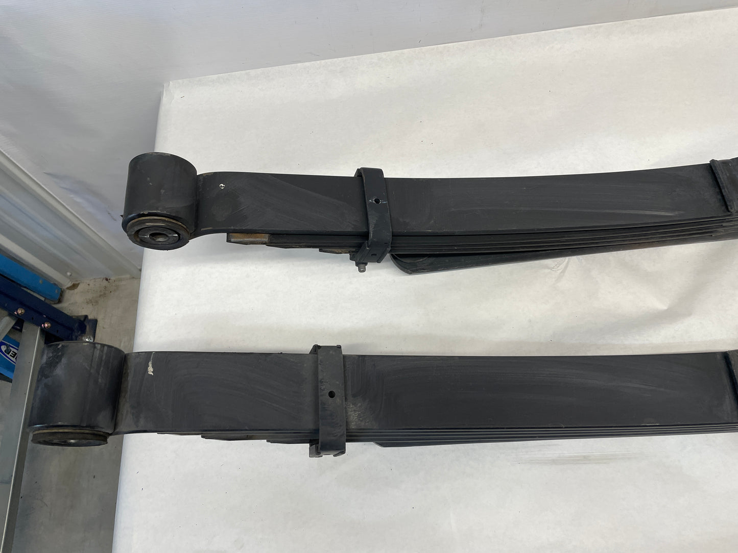 2022 GMC Sierra C2500 LH & RH Rear Leaf Springs OEM - Day's Parts Yard