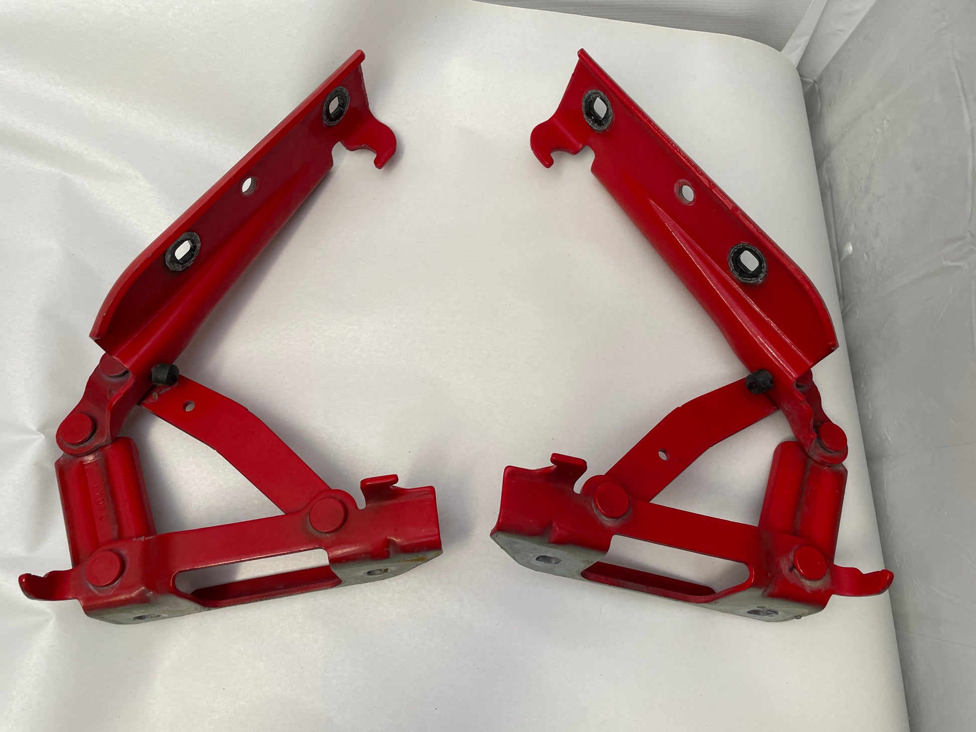 2015 Chevy Camaro SS 1LE RH & LH Hood Hinges OEM - Day's Parts Yard