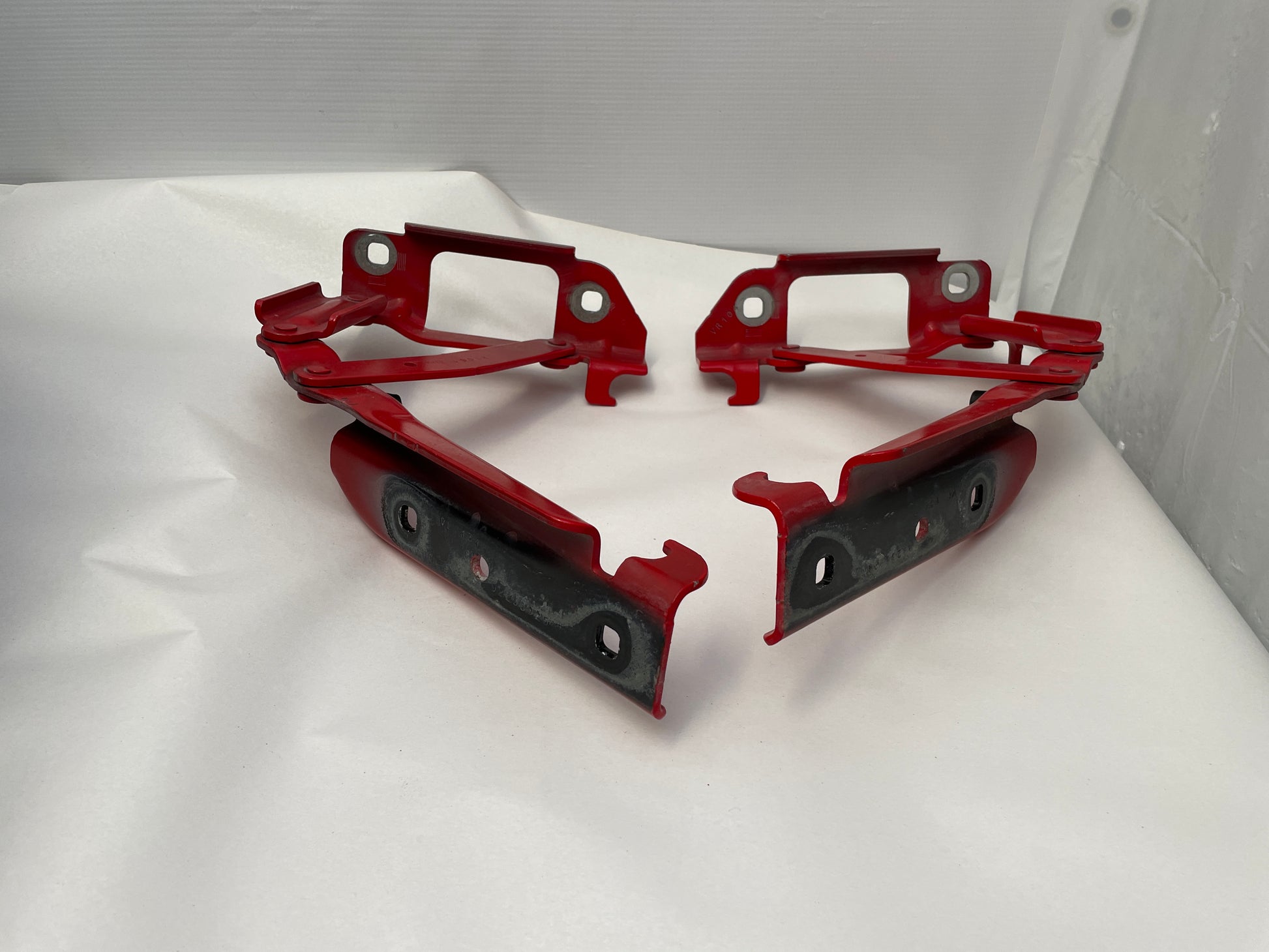 2015 Chevy Camaro SS 1LE RH & LH Hood Hinges OEM - Day's Parts Yard