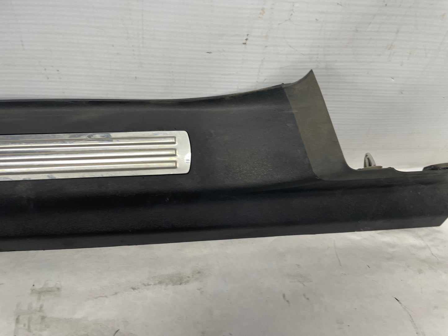 2009 Pontiac G8 Base RH Passenger Rear Door Trim Sill Scuff Kick Panel OEM - Day's Parts Yard