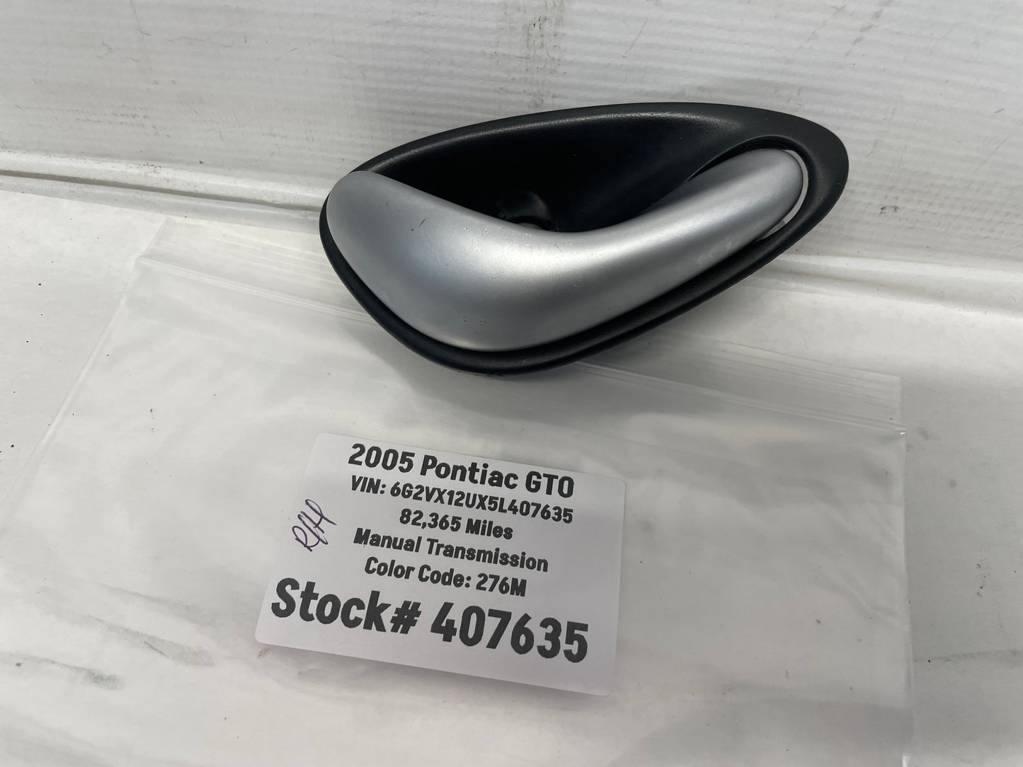 2005 Pontiac GTO RH Passenger Interior Door Handle OEM - Day's Parts Yard