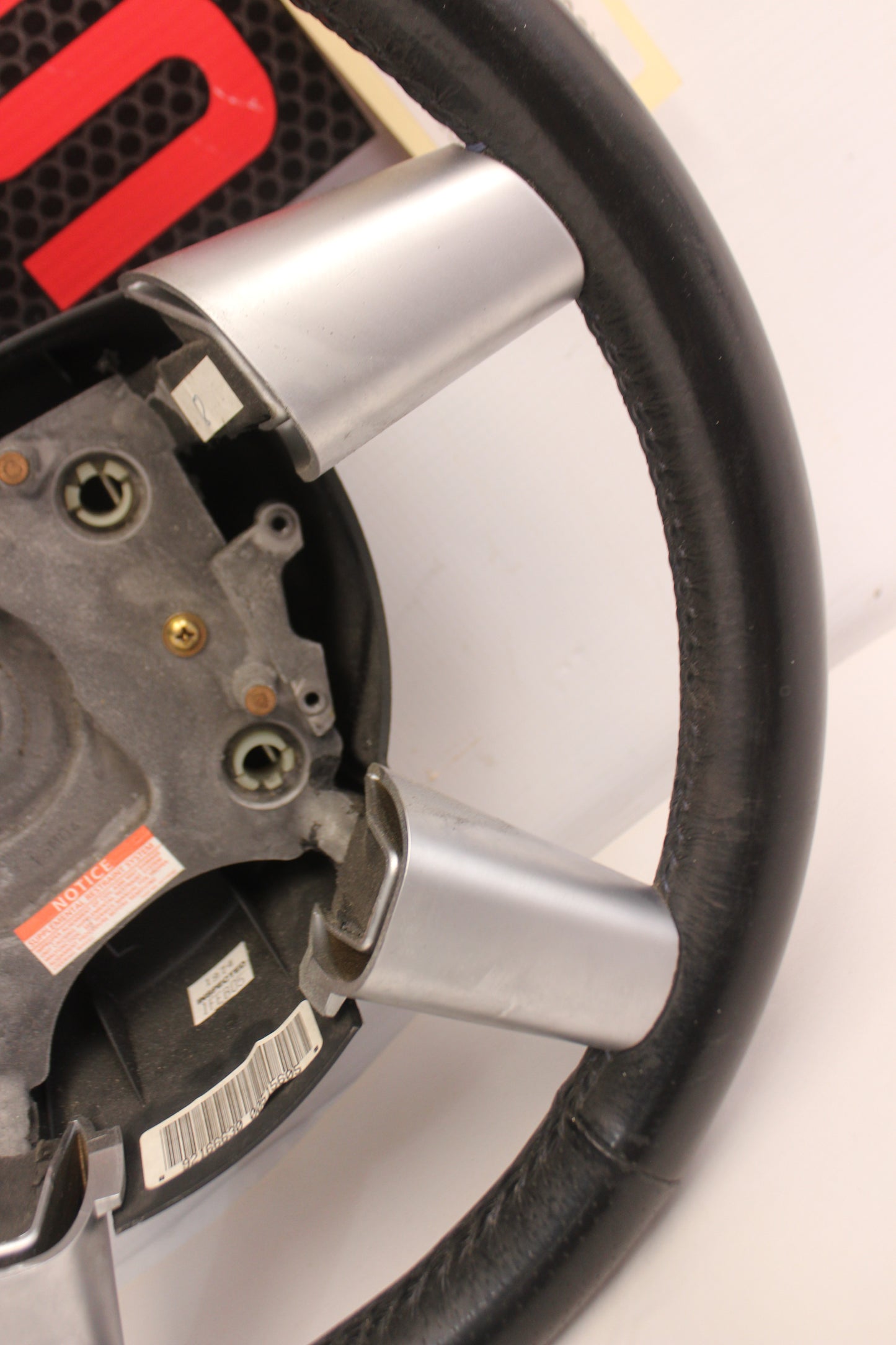 2005 Pontiac GTO Steering Wheel 92166630 OEM - Day's Parts Yard
