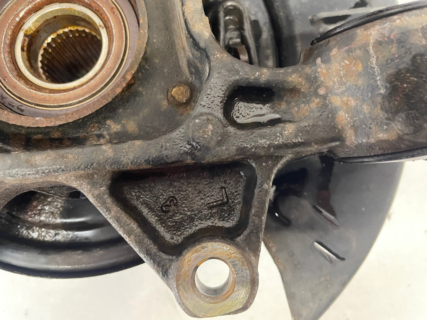 2009 Pontiac G8 Base LH Driver Rear Spindle Hub Knuckle OEM - Day's Parts Yard