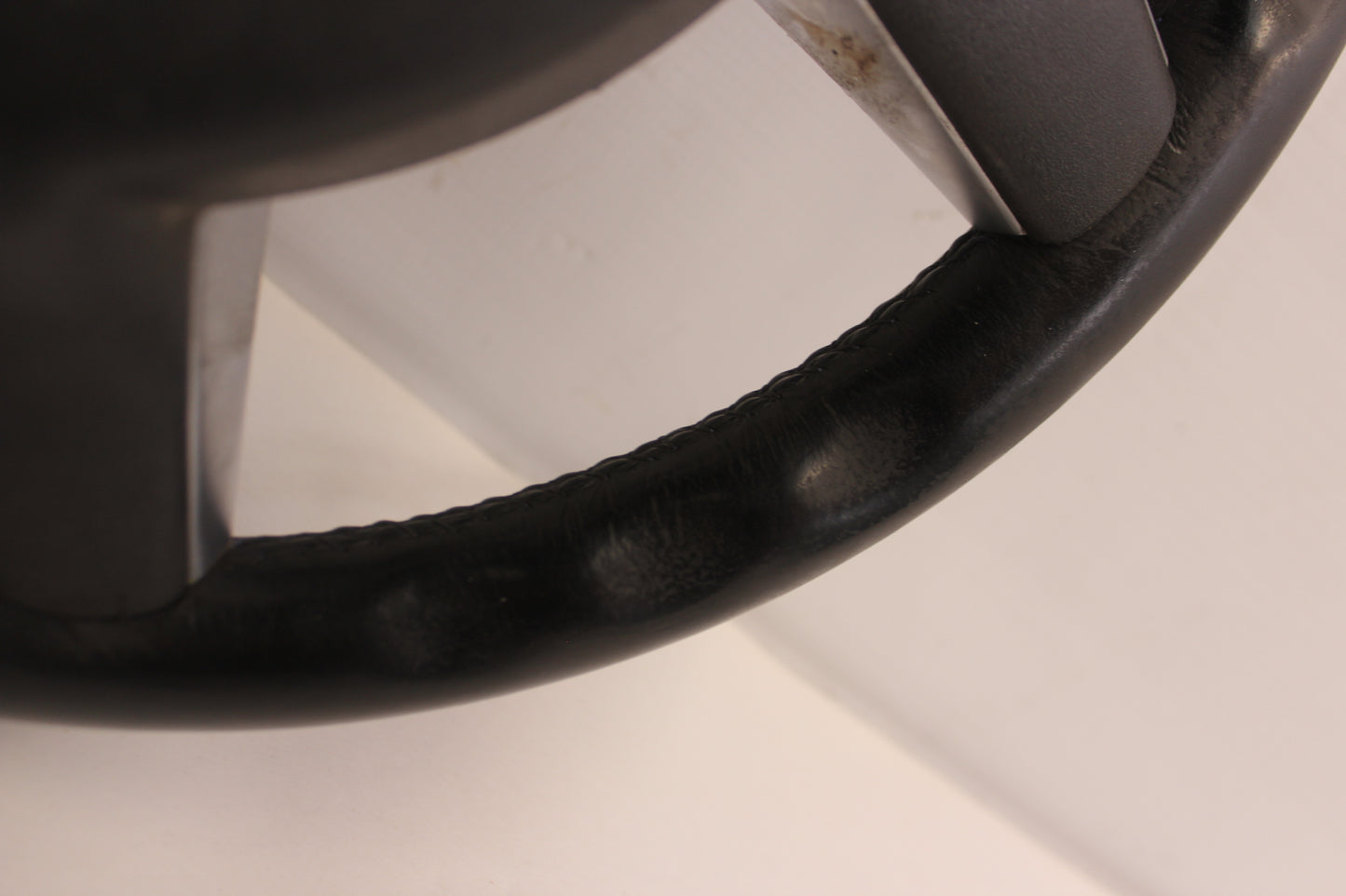 2005 Pontiac GTO Steering Wheel 92166630 OEM - Day's Parts Yard