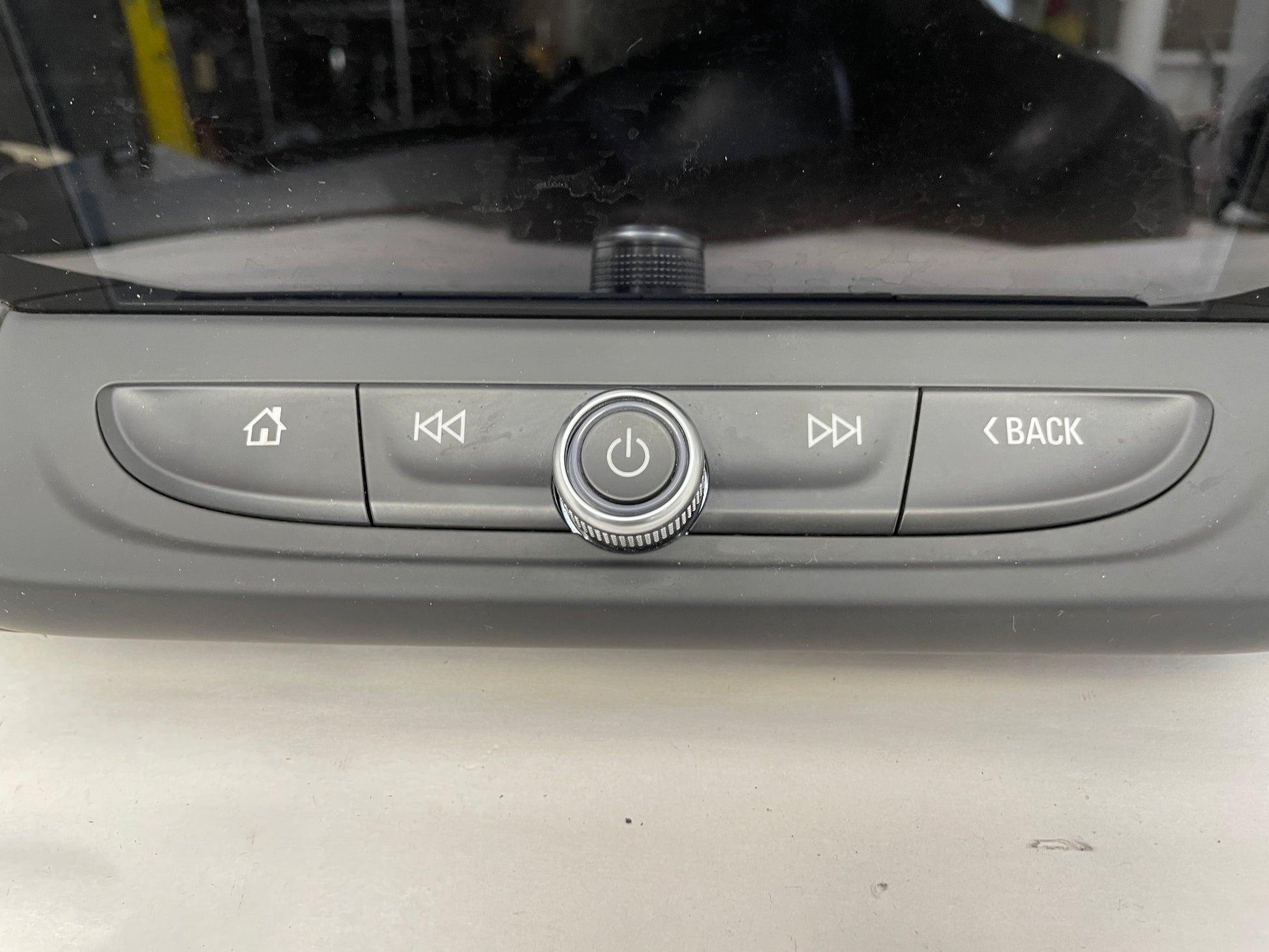 2018 Chevy Camaro ZL1 1LE Touch Screen Navigation Display 84015998 OEM - Day's Parts Yard