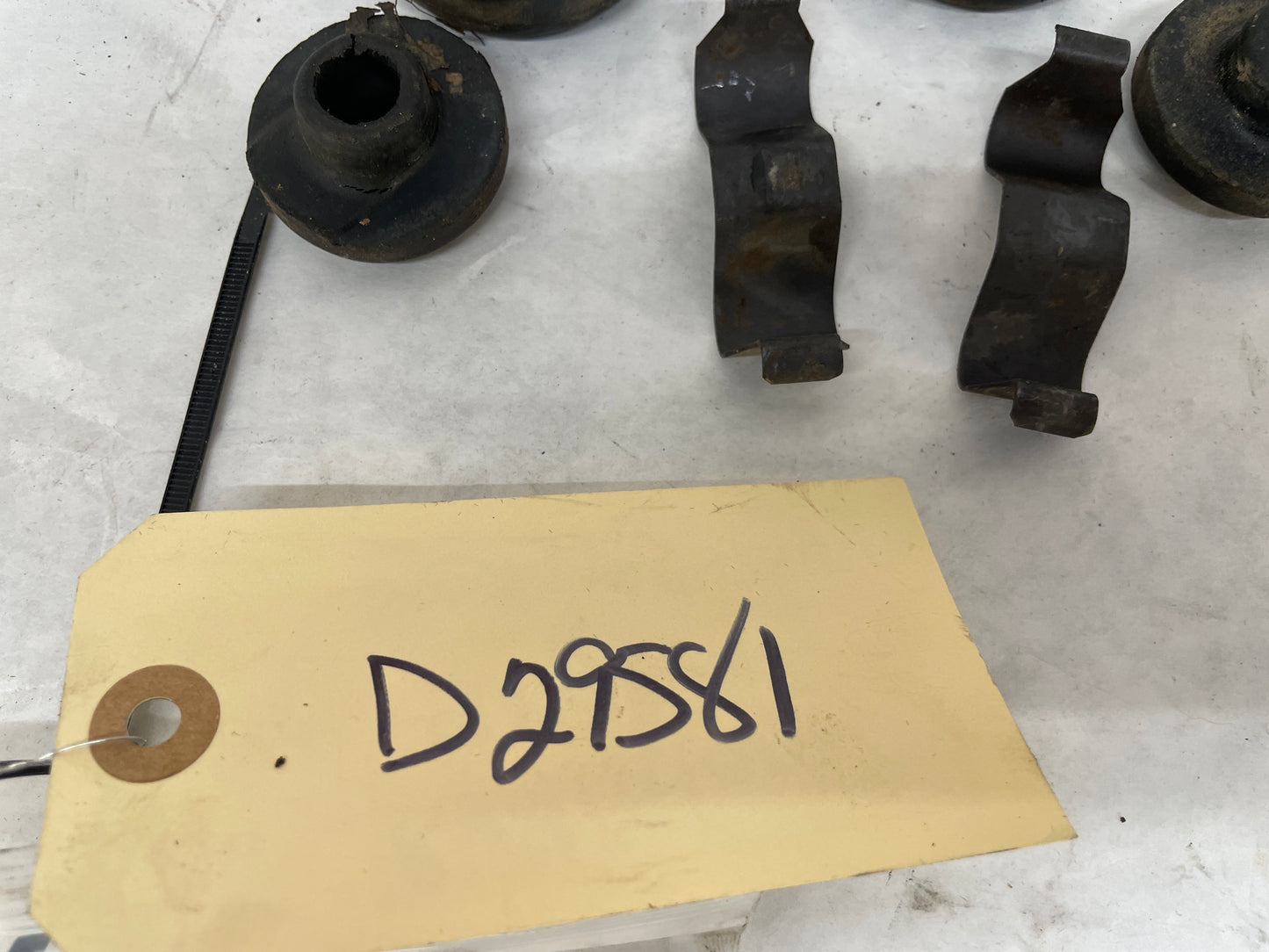 2005 Pontiac GTO Radiator Rubber Bushings Clips Isolators Set OEM