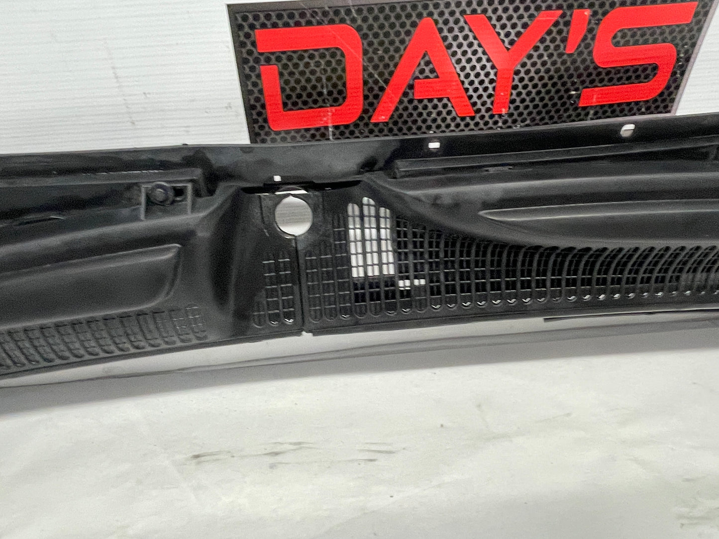 2005 Pontiac GTO Complete Windshield Wiper Cowl Assembly OEM - Day's Parts Yard