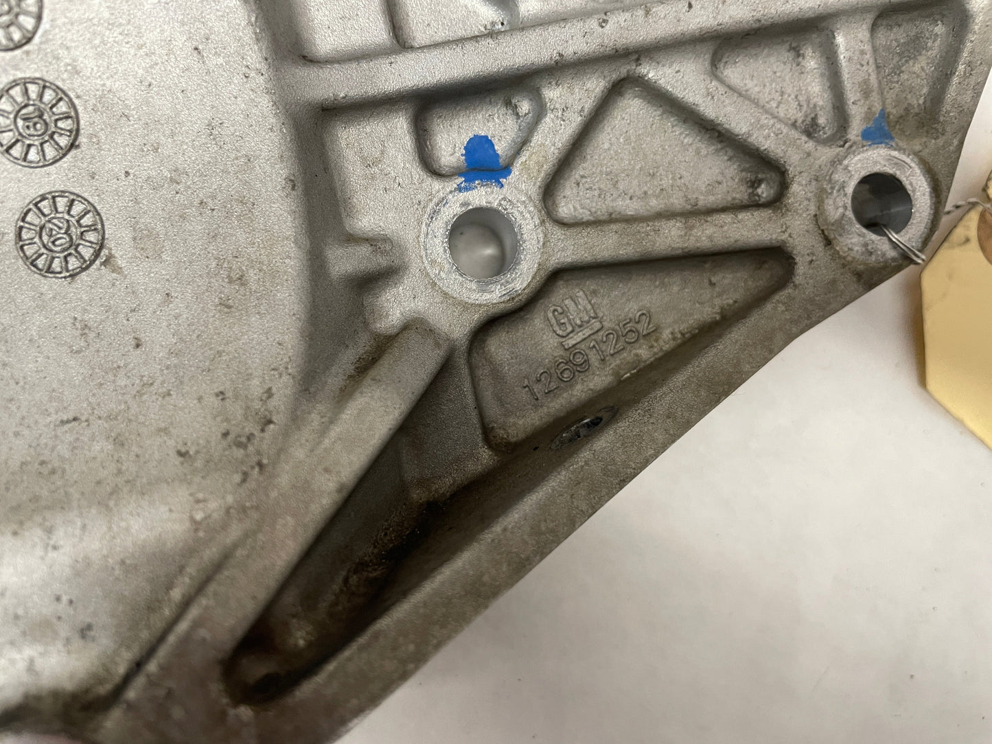 2019 Chevy Camaro SS AC A/C Air Conditioner Compressor Bracket w/ Hardware OEM - Day's Parts Yard