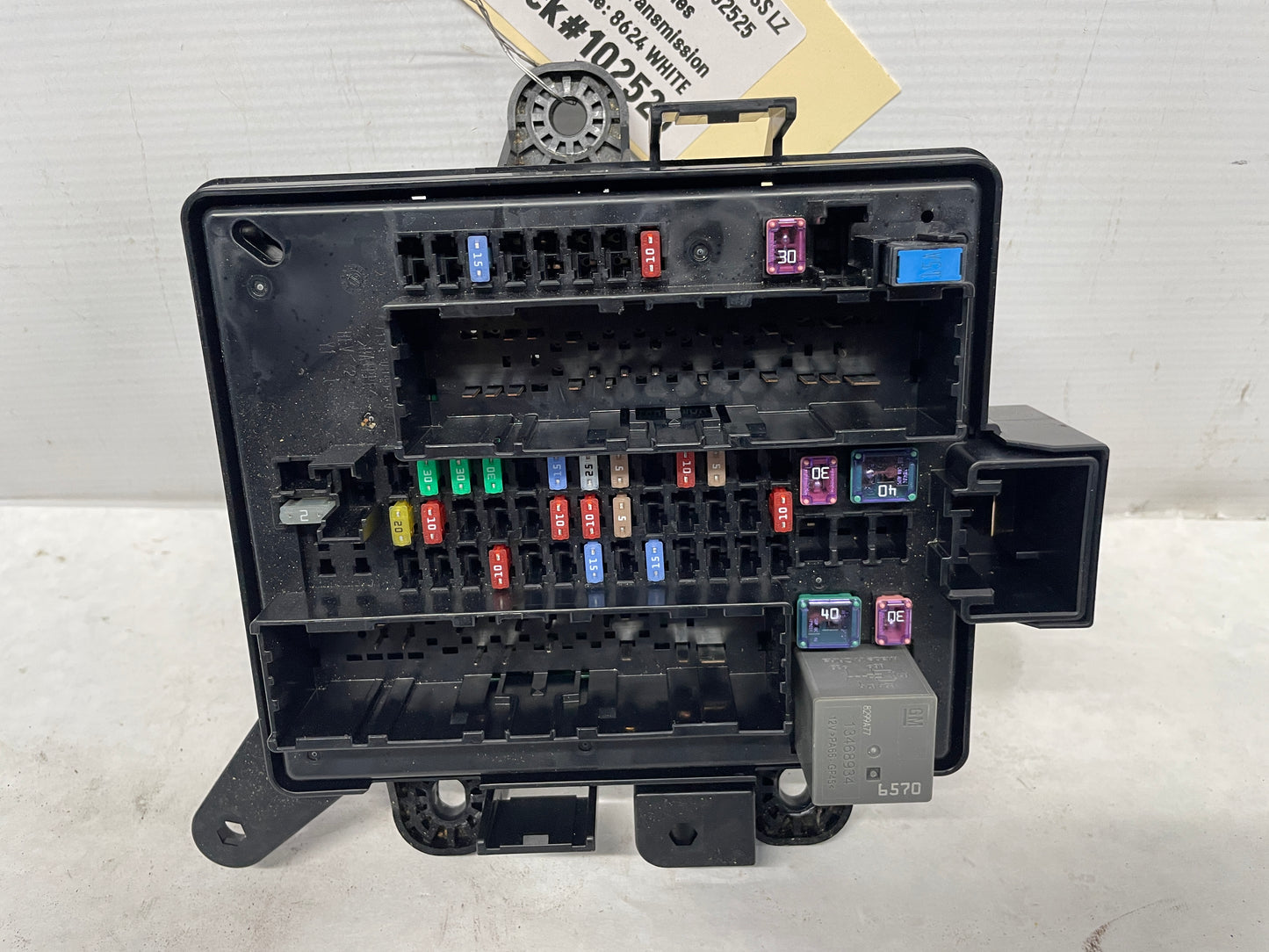 2020 Chevy Camaro SS LZ Electronic Cabin Fuse Relay - Day's Parts Yard