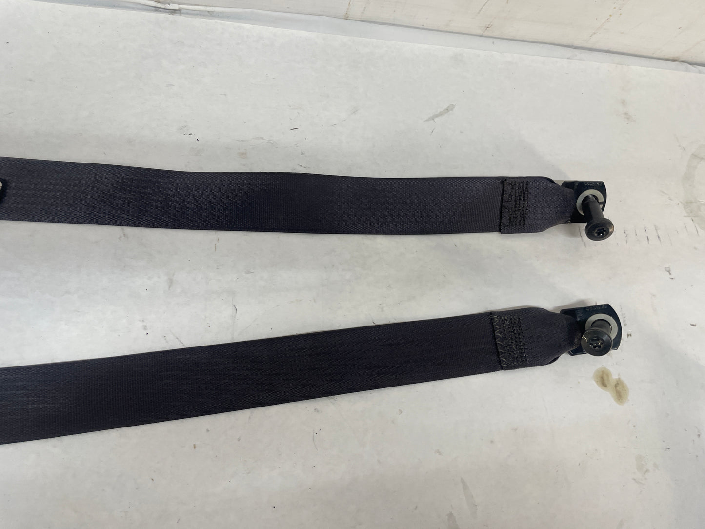 2014 Chevy Camaro SS RH & LH Front Seat Belts Seatbelts Retractors OEM - Day's Parts Yard