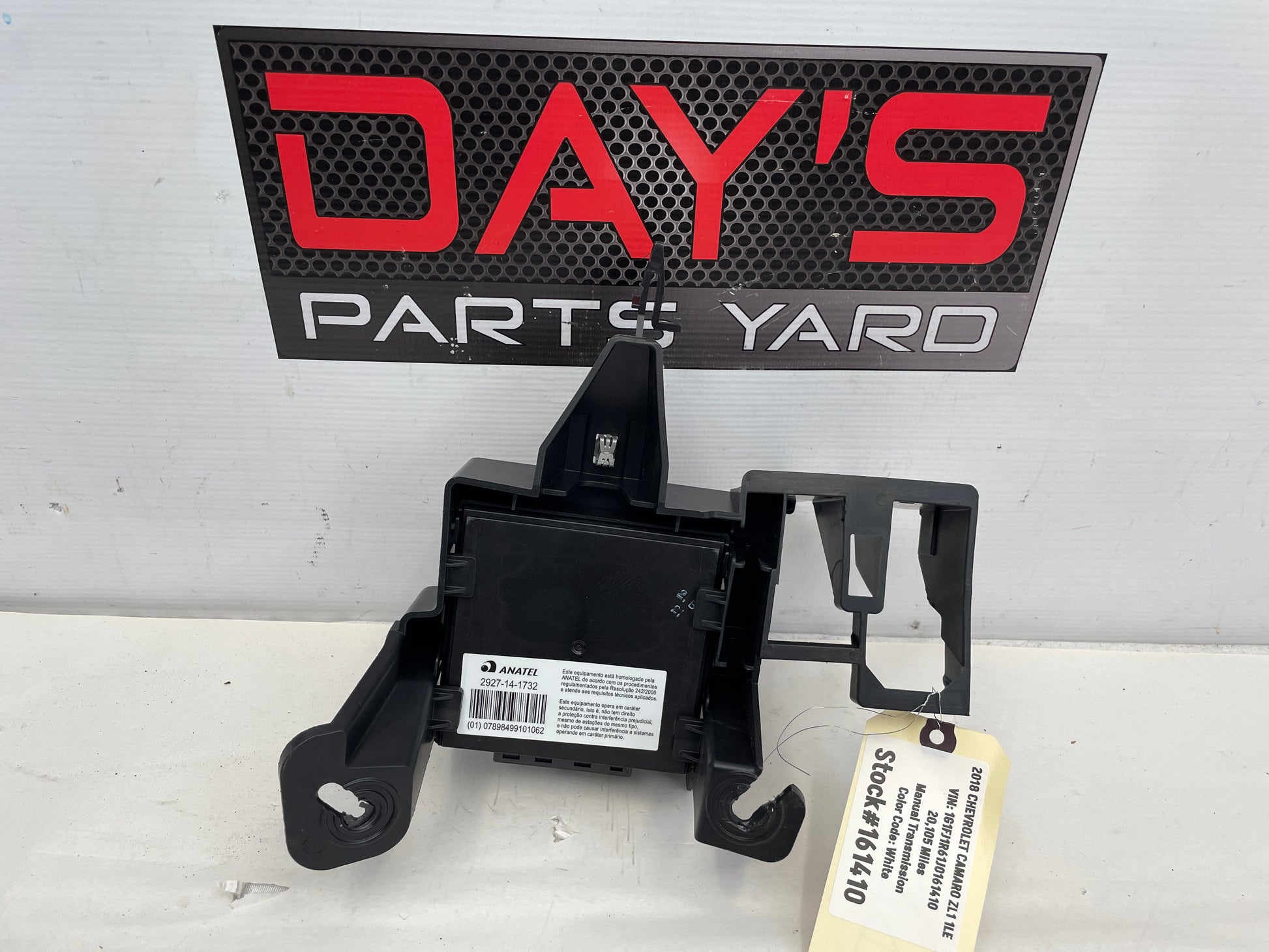 2018 Chevy Camaro ZL1 1LE Keyless Entry Module w/ Bracket OEM - Day's Parts Yard