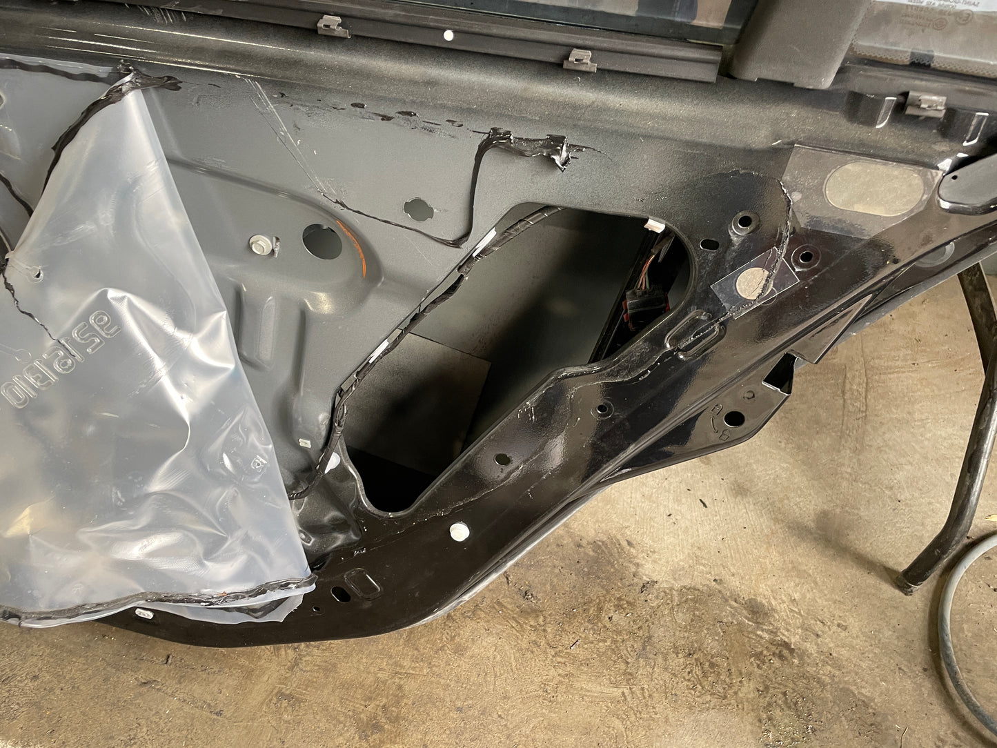 2008 Pontiac G8 GT Rear RH Passenger Door Black 92161310 OEM - Day's Parts Yard