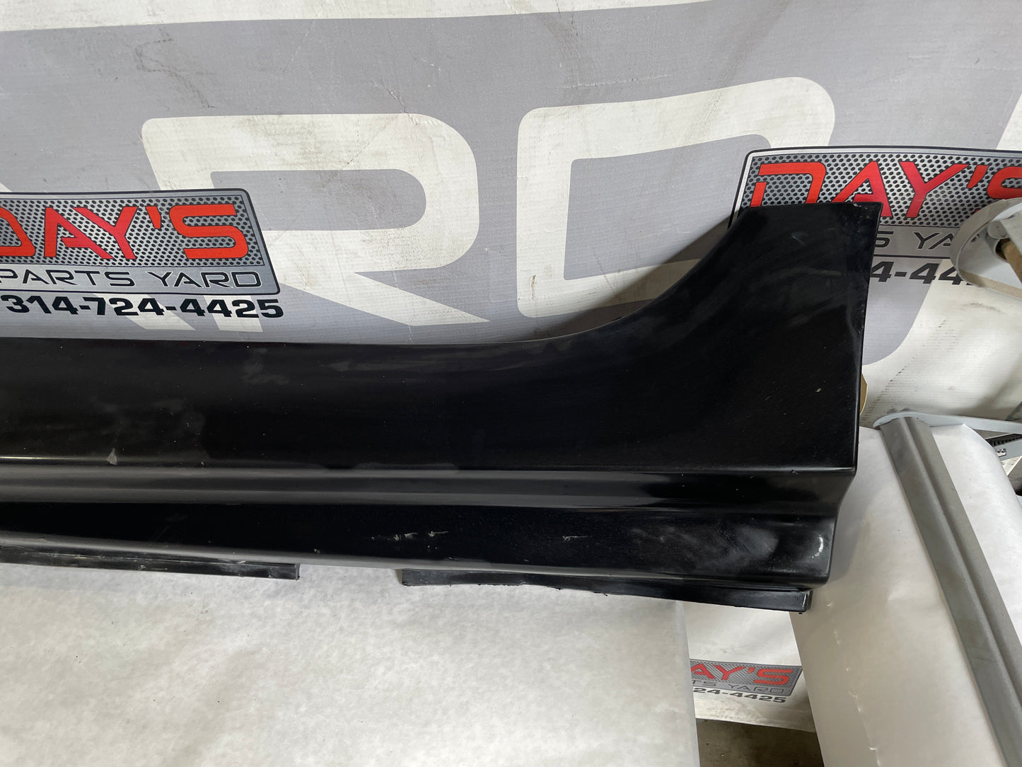 2008 Pontiac G8 GT LH Driver Rocker Molding Trim Panel OEM - Day's Parts Yard