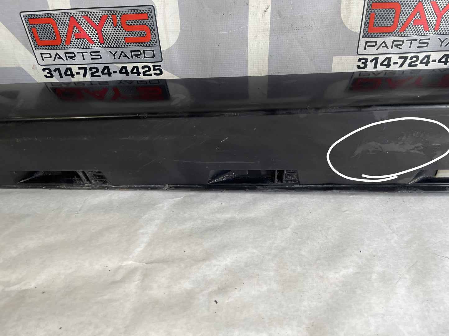 2008 Pontiac G8 GT LH Driver Rocker Molding Trim Panel OEM - Day's Parts Yard