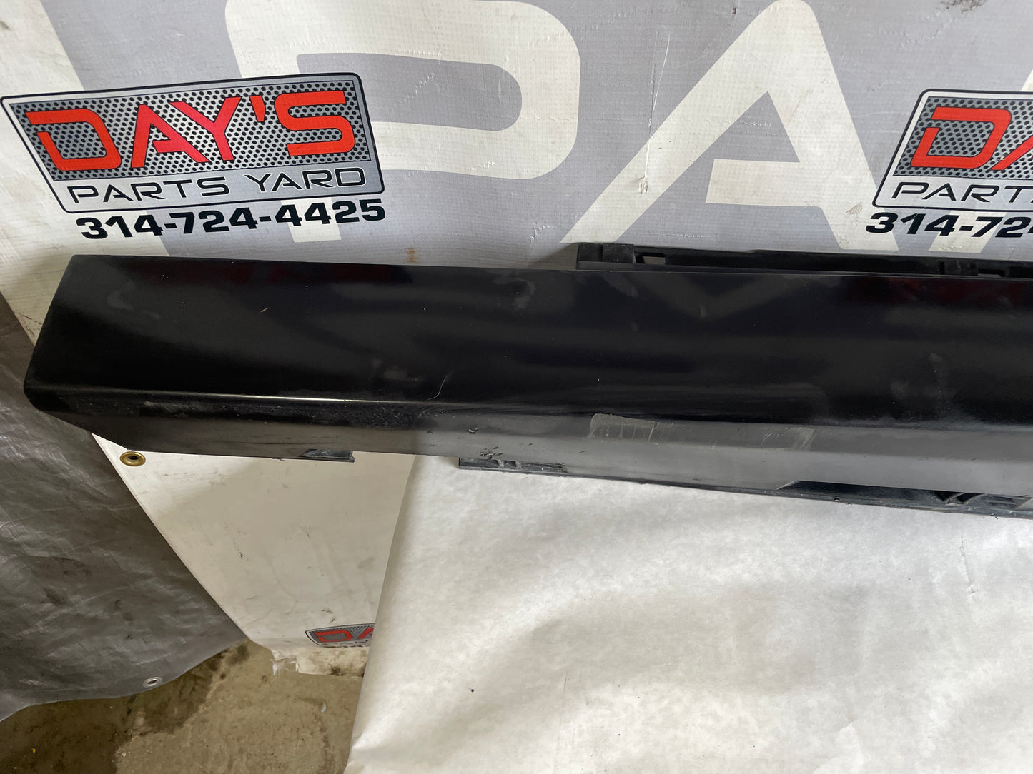 2008 Pontiac G8 GT LH Driver Rocker Molding Trim Panel OEM - Day's Parts Yard