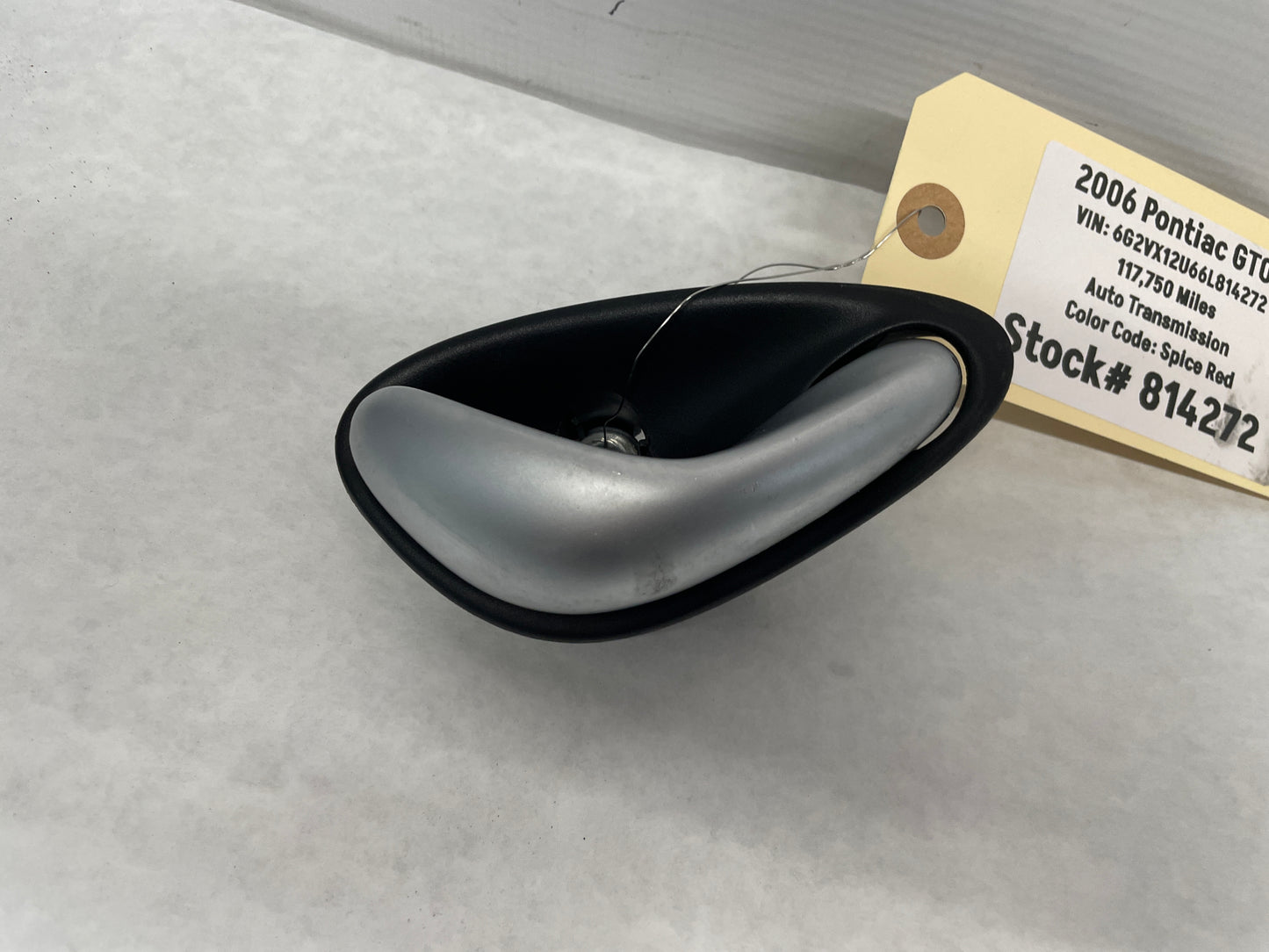 2006 Pontiac GTO RH Passenger Interior Door Handle OEM - Day's Parts Yard