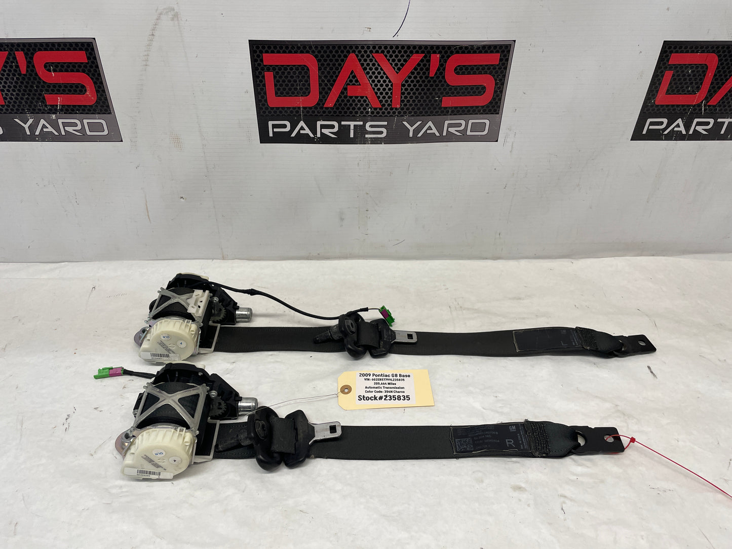 2009 Pontiac G8 Base RH & LH Front Seat Belts Retractors OEM - Day's Parts Yard