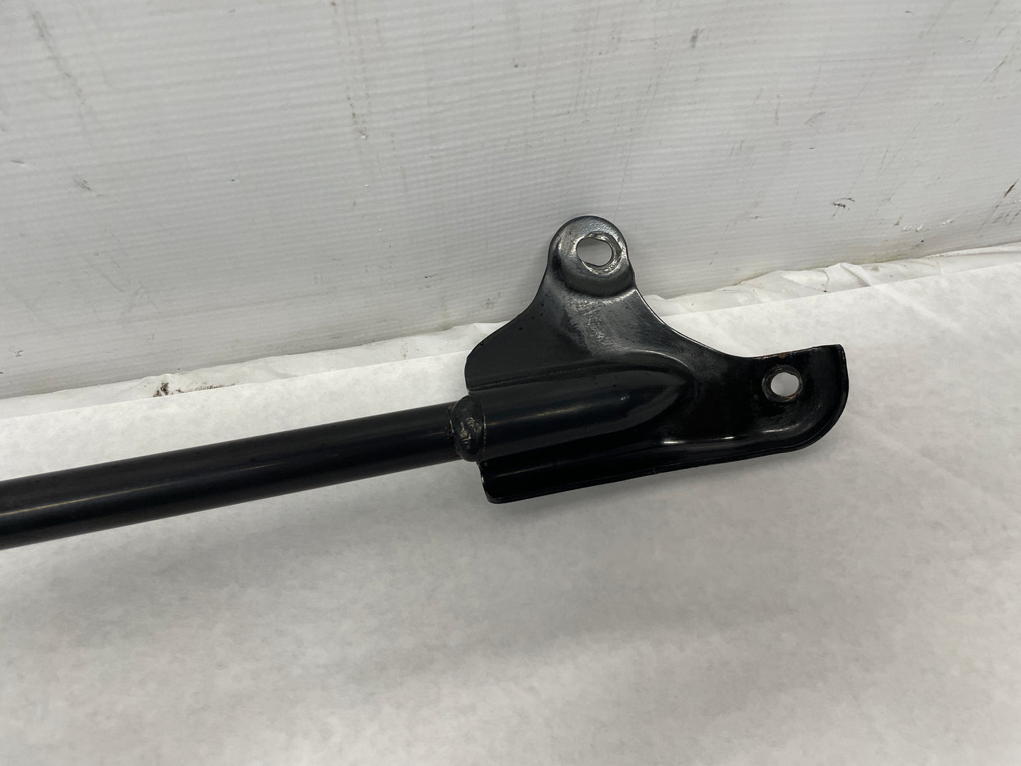 2006 Pontiac GTO Suspension Strut Tower Brace OEM - Day's Parts Yard