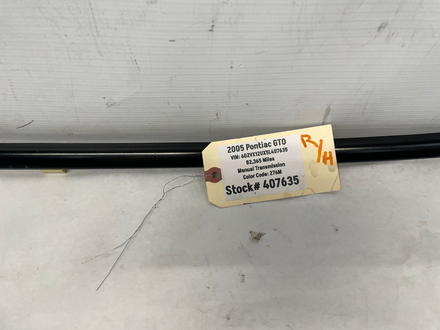 2005 Pontiac GTO RH Passenger Door Window Belt Molding Trim OEM - Day's Parts Yard