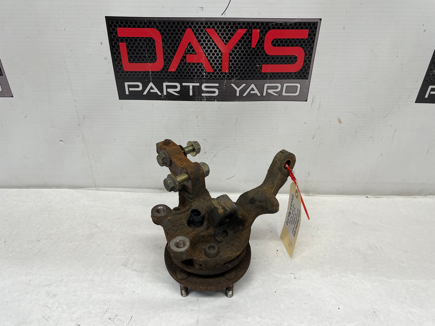 2006 Pontiac GTO RH Passenger Front Suspension Spindle Hub Knuckle Assembly OEM - Day's Parts Yard