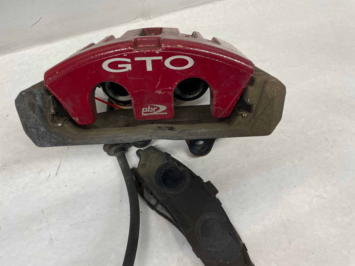 2006 Pontiac GTO Front PBR Brake Calipers OEM - Day's Parts Yard