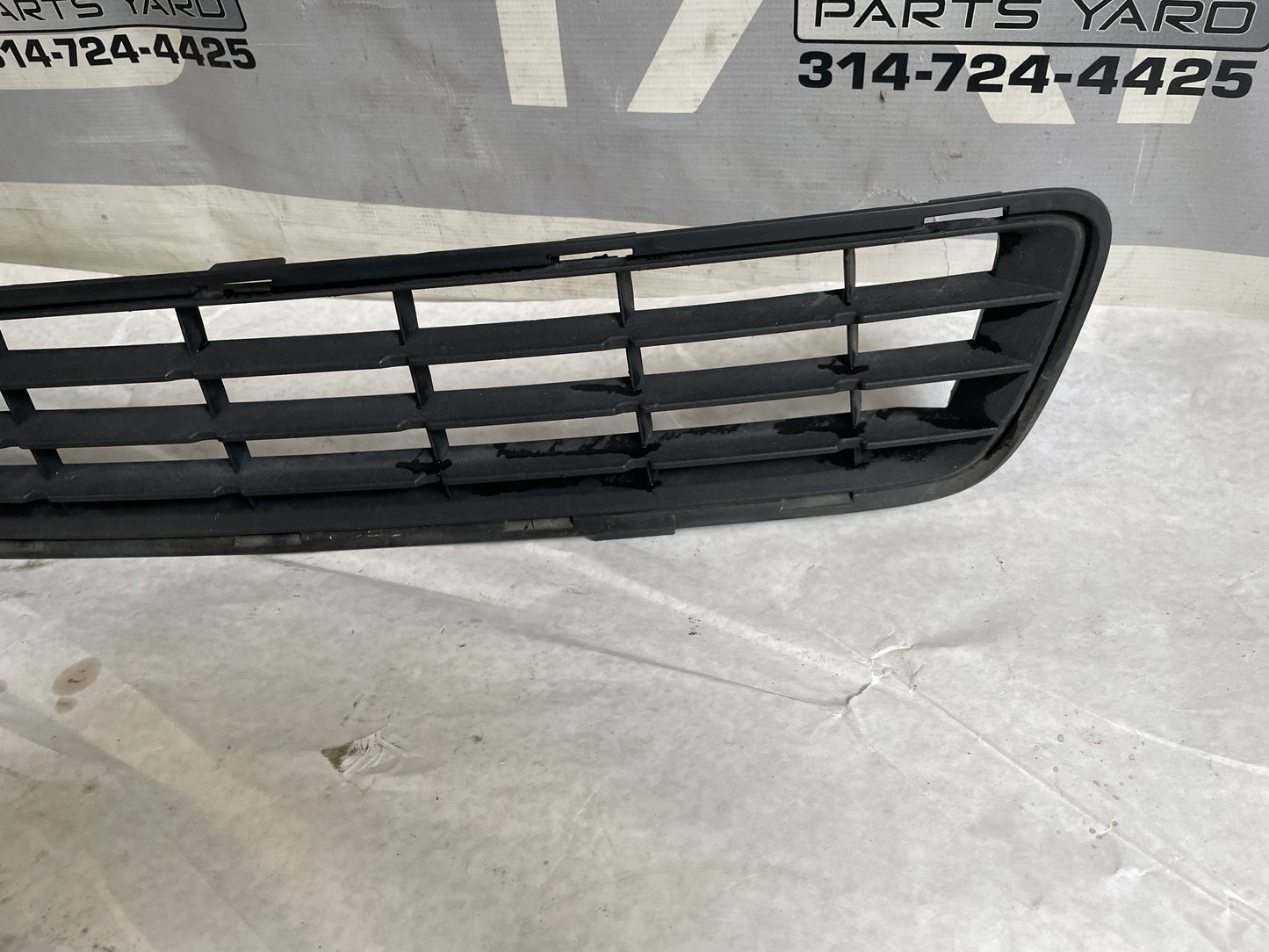 2013 Chevy Camaro SS Front Bumper Lower Grill OEM - Day's Parts Yard