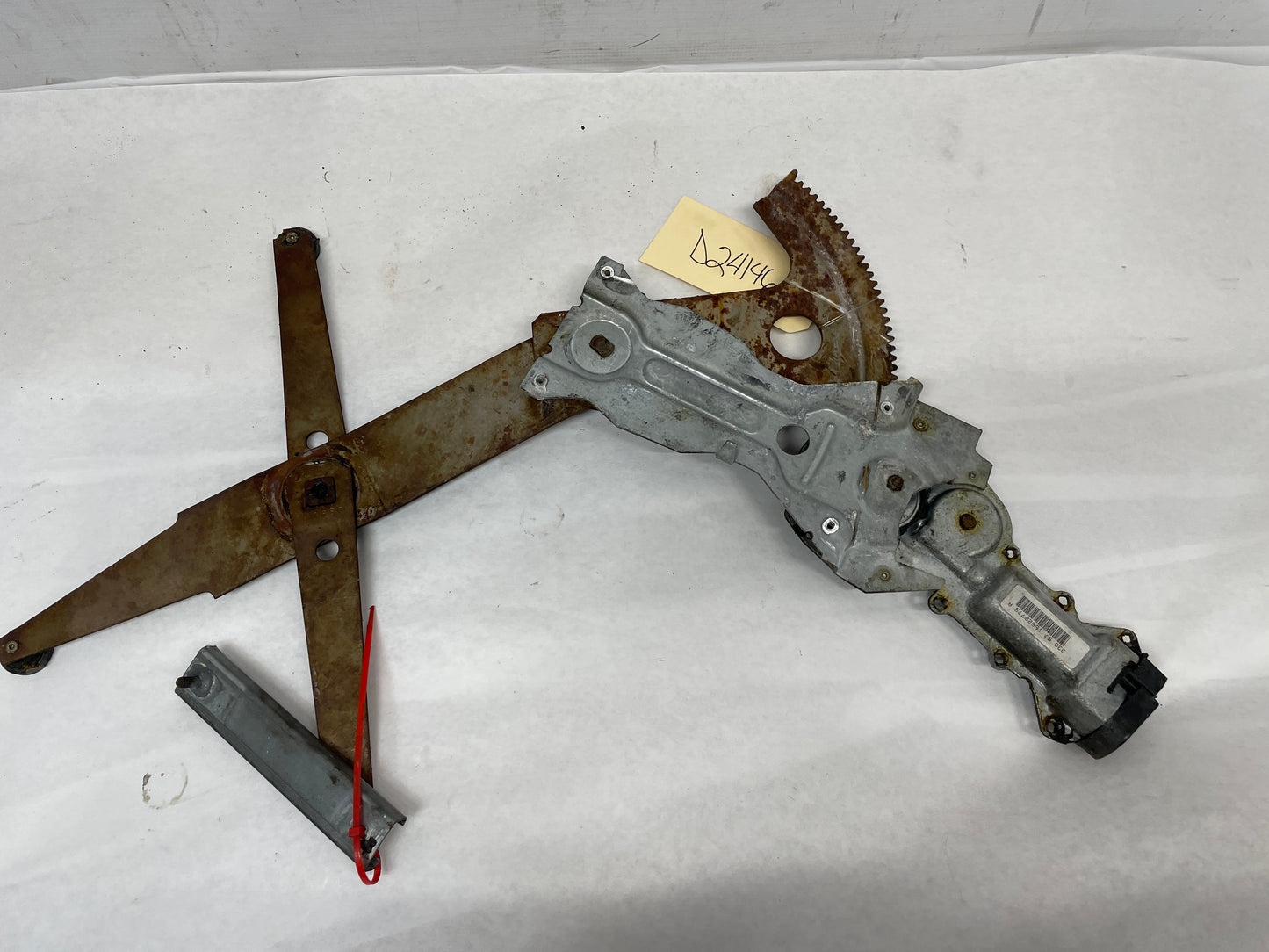 1998 Chevy Camaro Z28 RH Passenger Window Regulator Motor OEM - Day's Parts Yard