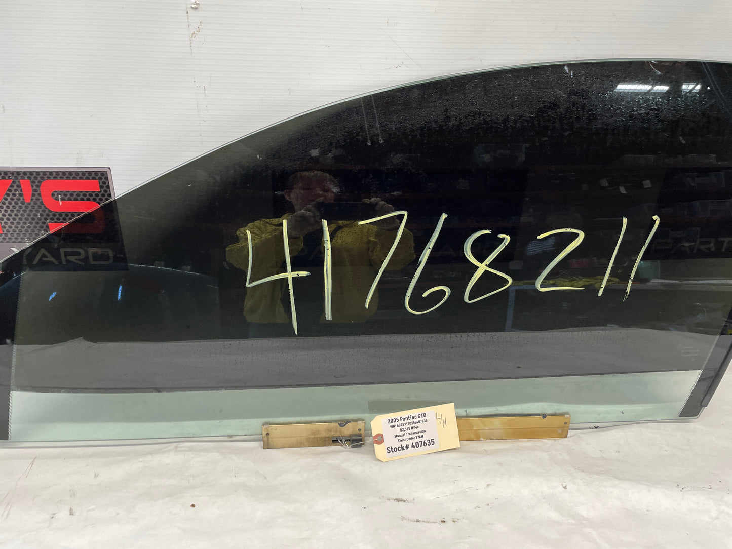 2005 Pontiac GTO LH Driver Front Door Window Glass OEM - Day's Parts Yard