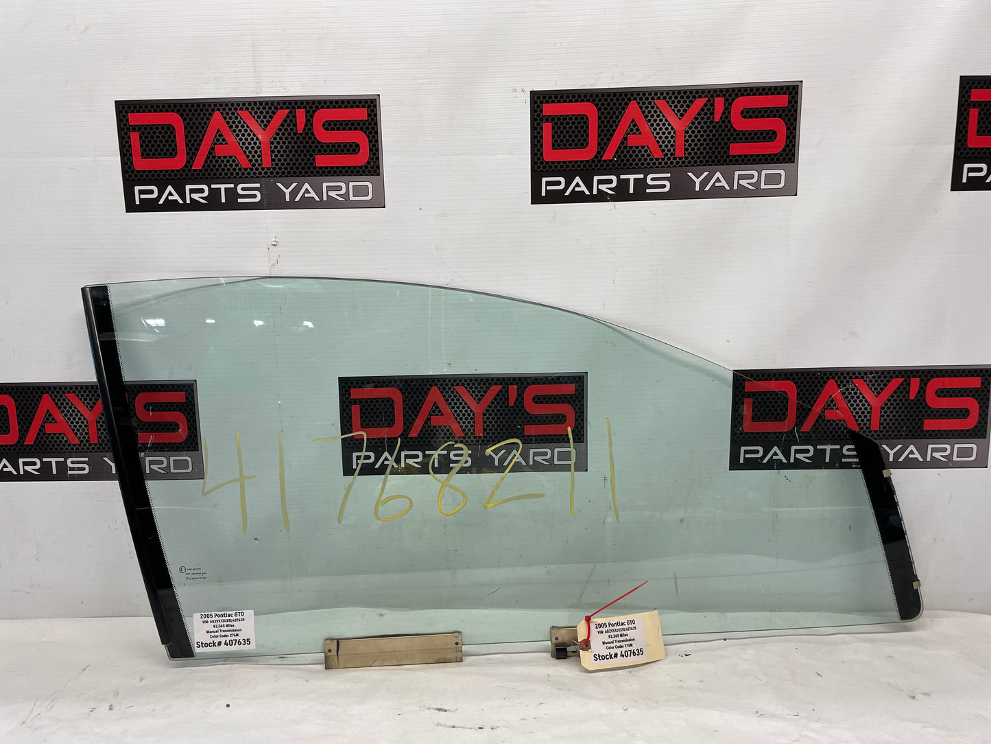 2005 Pontiac GTO RH Passenger Front Door Window Glass OEM - Day's Parts Yard