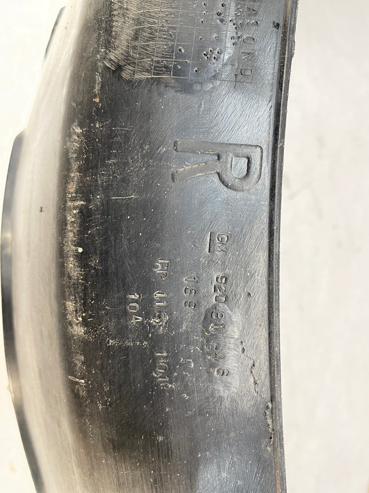 2005 Pontiac GTO RH Passenger Front Fender Wheel House Well Liner OEM