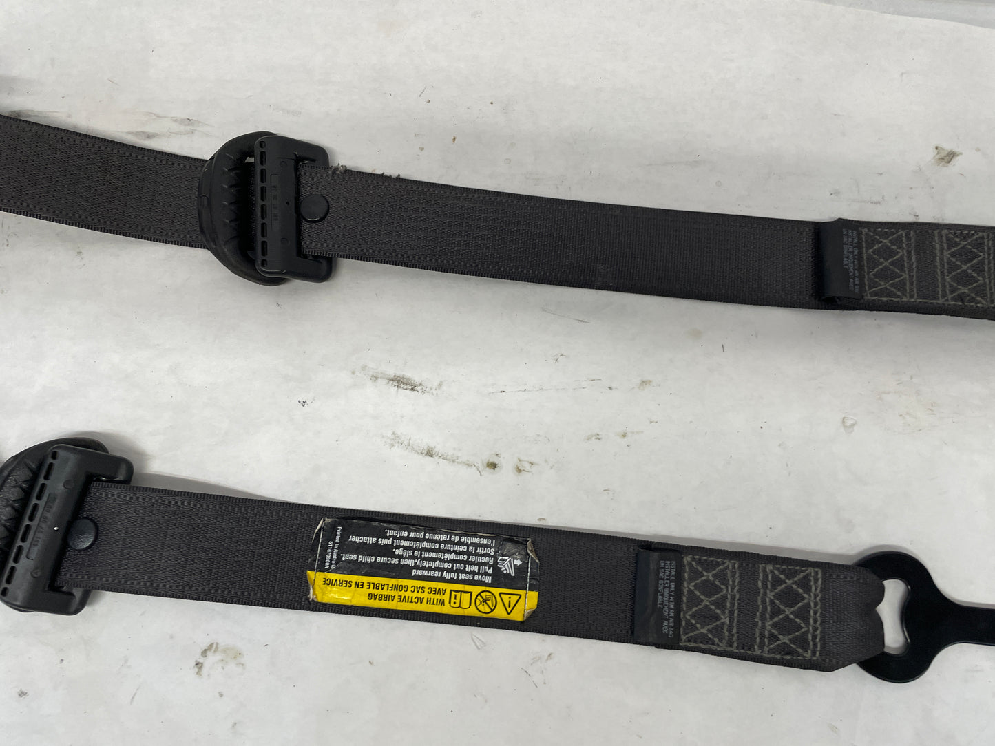 2006 Pontiac GTO LH & RH Front Seat Belts Retractors OEM - Day's Parts Yard