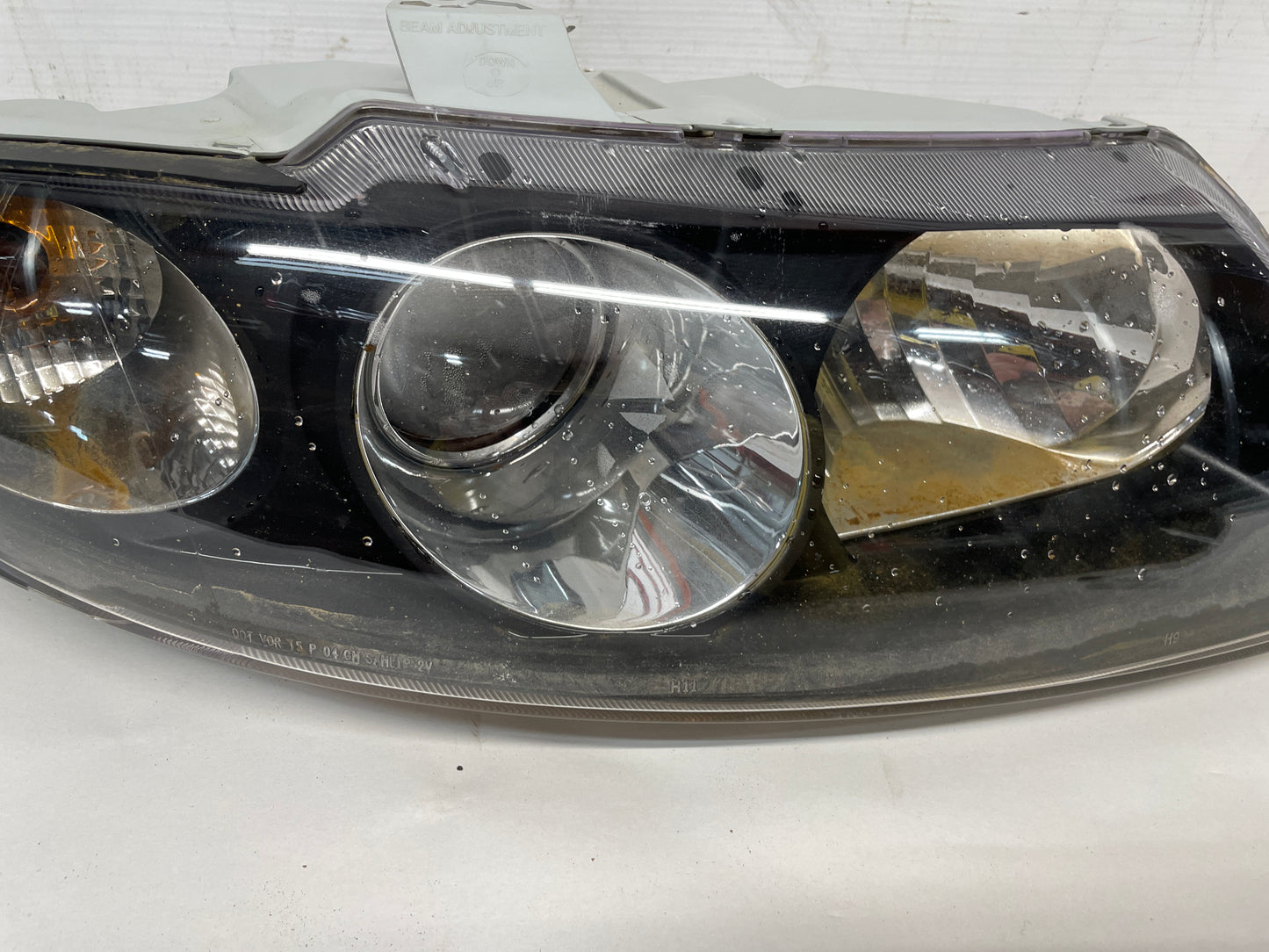 2004 Pontiac GTO RH Passenger Head Light Headlight Lamp OEM - Day's Parts Yard
