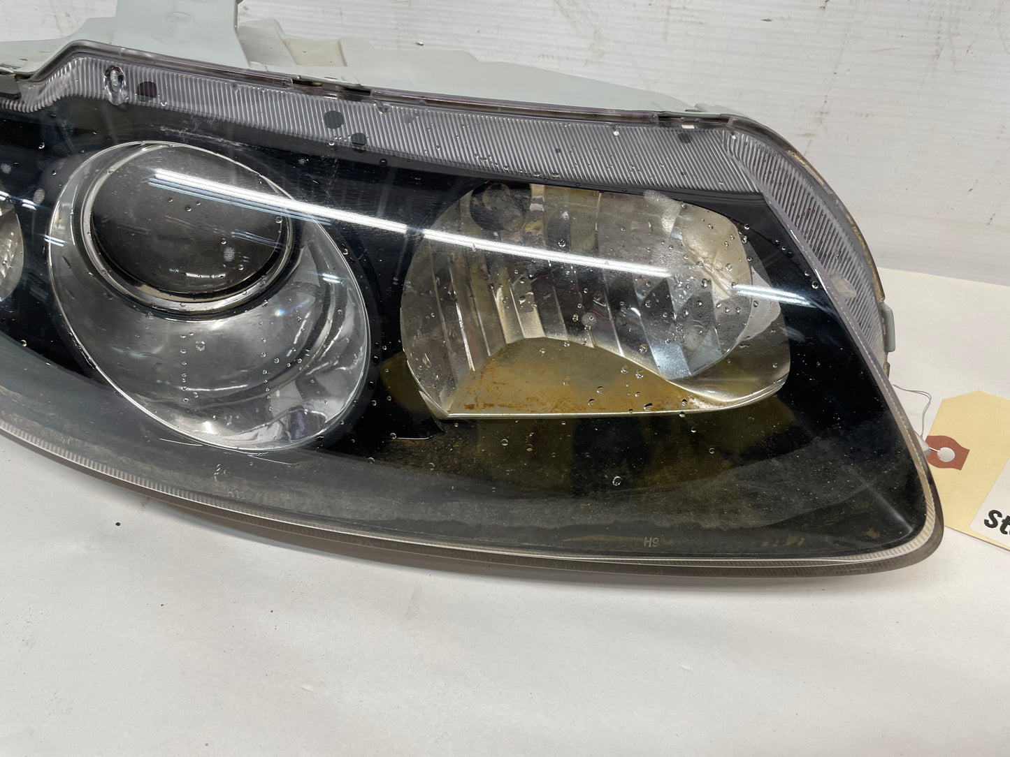 2004 Pontiac GTO RH Passenger Head Light Headlight Lamp OEM - Day's Parts Yard