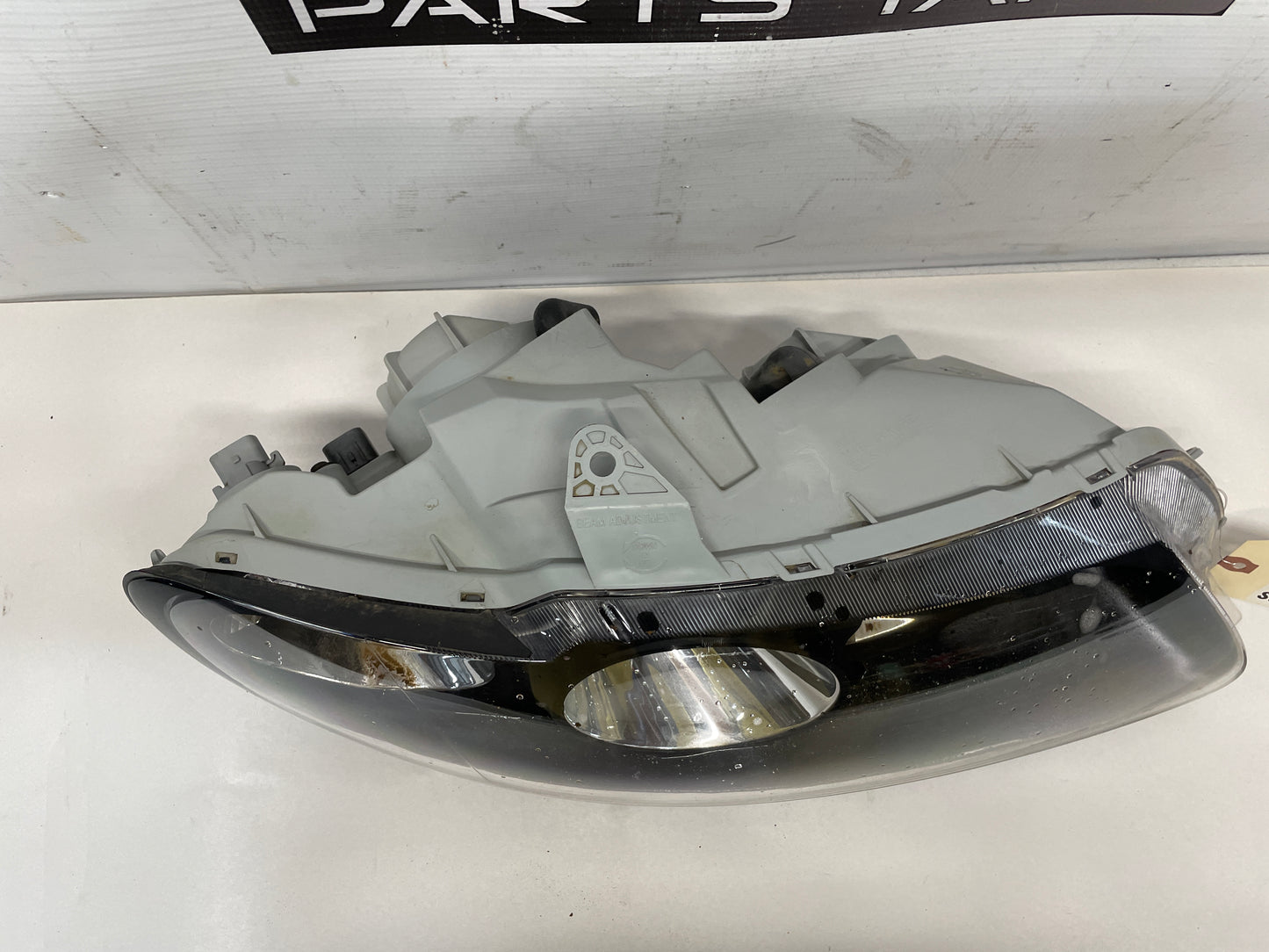 2004 Pontiac GTO RH Passenger Head Light Headlight Lamp OEM - Day's Parts Yard