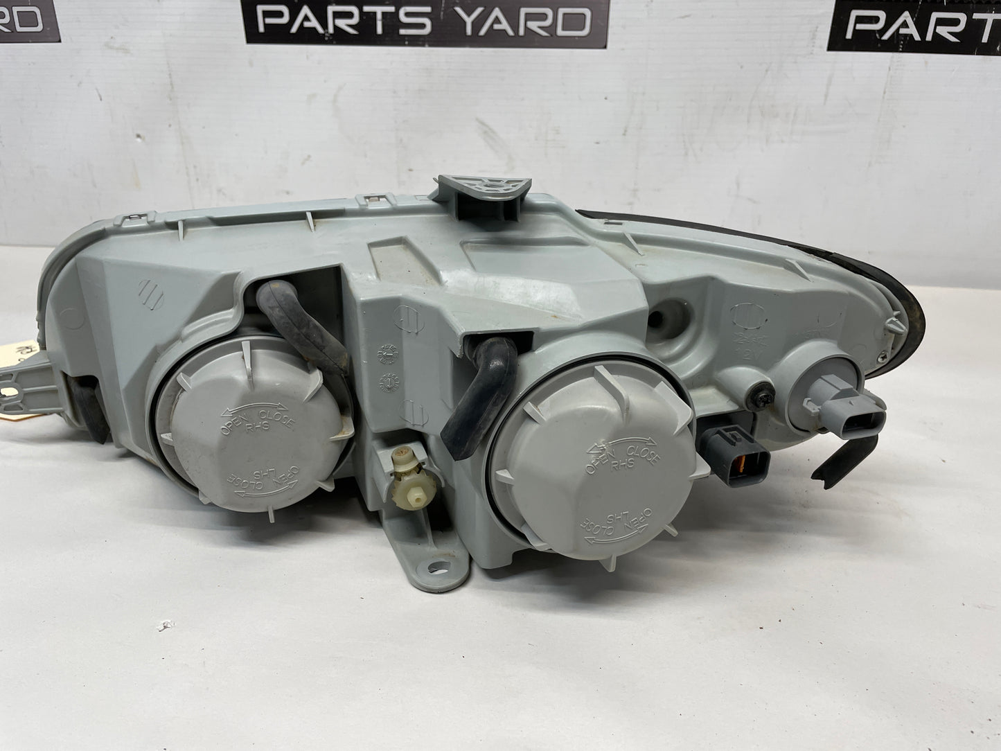 2004 Pontiac GTO RH Passenger Head Light Headlight Lamp OEM - Day's Parts Yard