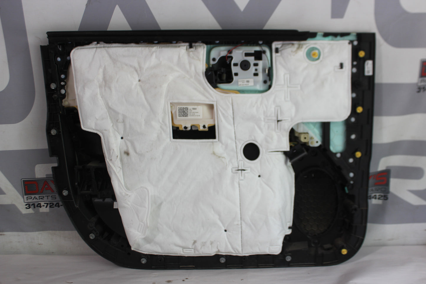 2018 GMC Sierra K2500 Denali Front RH Passenger Door Panel OEM - Day's Parts Yard