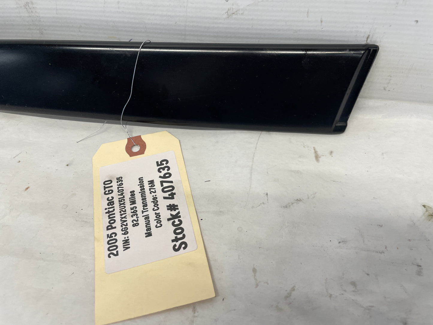 2005 Pontiac GTO RH Passenger Exterior B Pillar Window Trim Cover Molding OEM - Day's Parts Yard