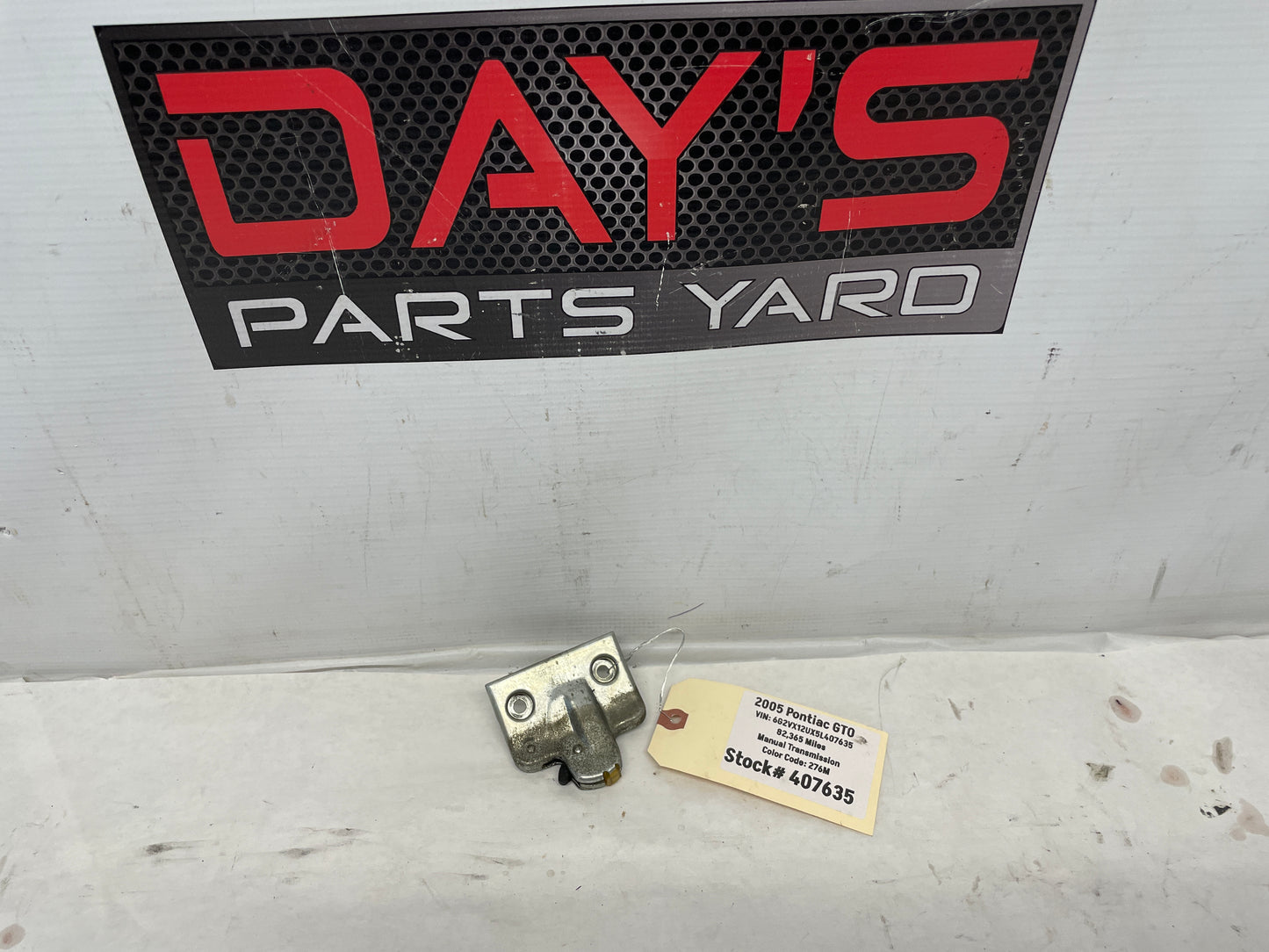 2005 Pontiac GTO Rear Trunk Deck Lid Latch OEM - Day's Parts Yard