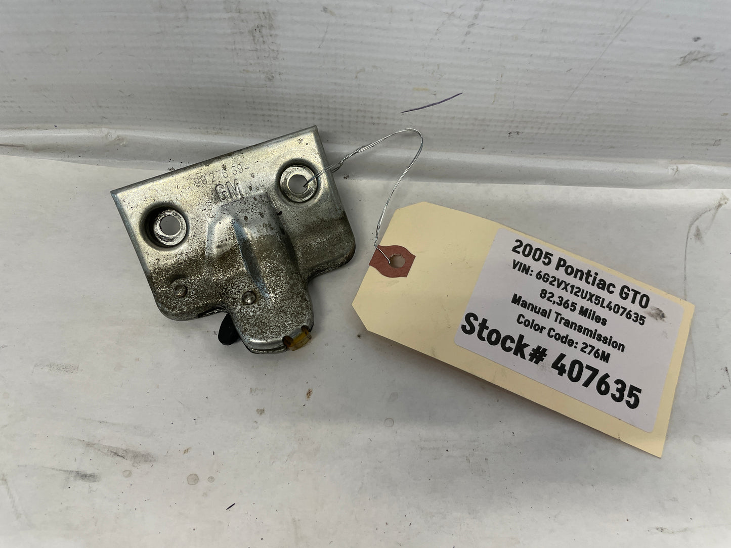 2005 Pontiac GTO Rear Trunk Deck Lid Latch OEM - Day's Parts Yard