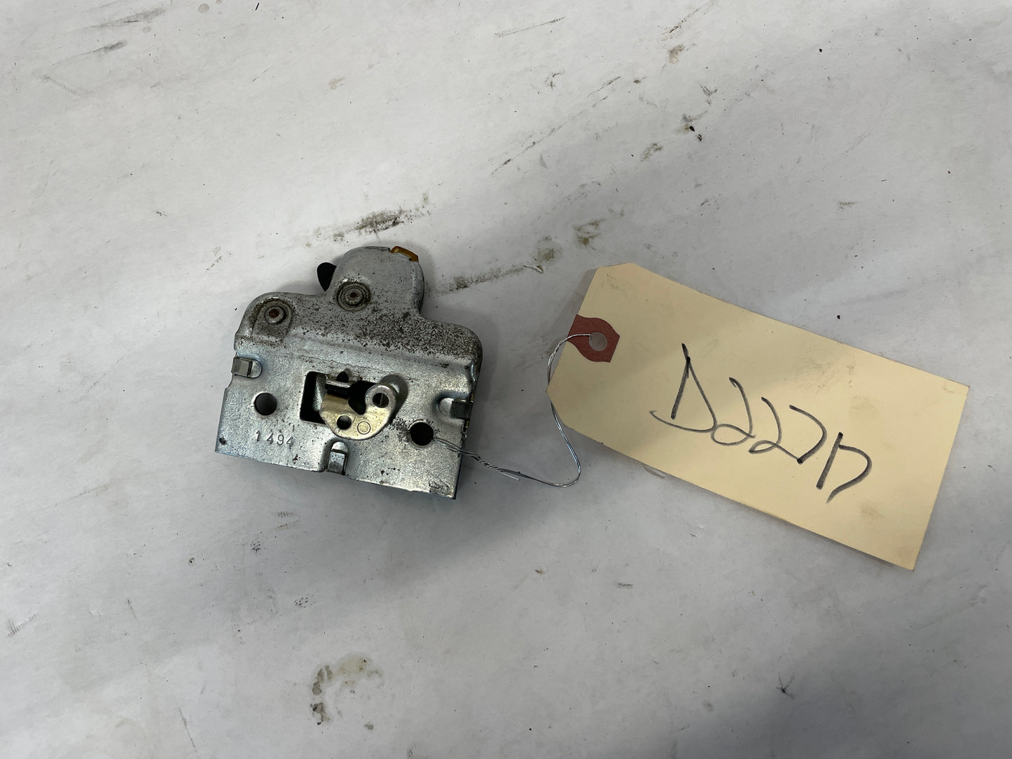 2005 Pontiac GTO Rear Trunk Deck Lid Latch OEM - Day's Parts Yard